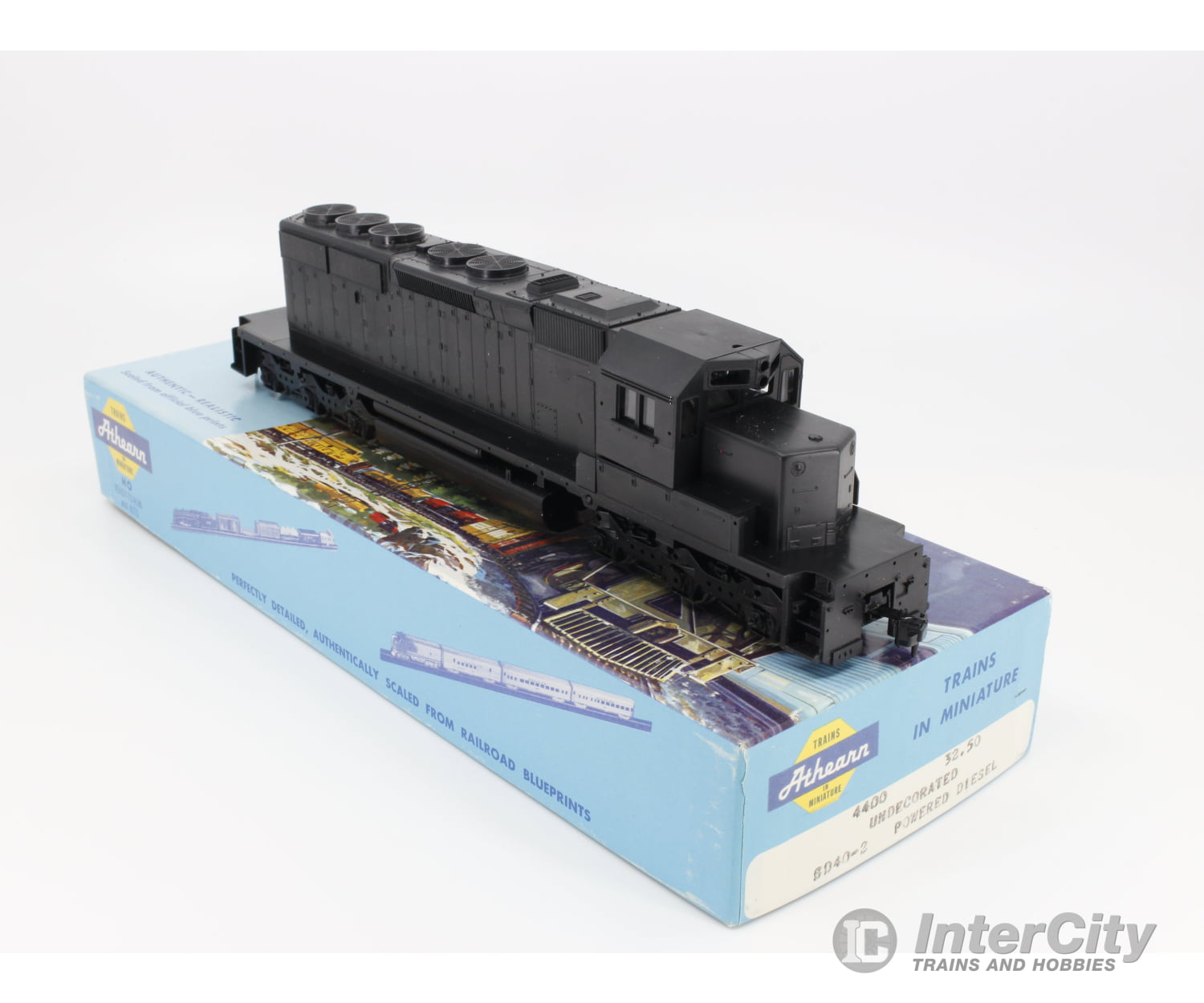 Athearn 4400 Ho Sd40-2 Powered Locomotive Undecorated Analog Dc (1) Locomotives