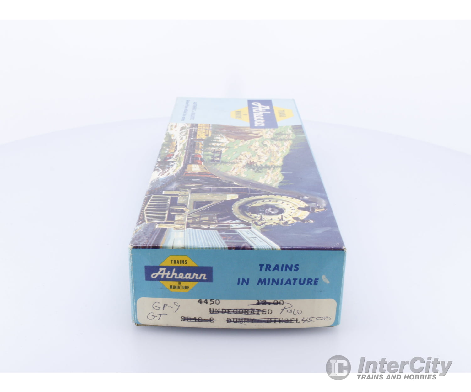 Athearn 4450 HO GP-9 Undec custom paint Grand Trunk (GT) 4902 Analog DC Locomotives