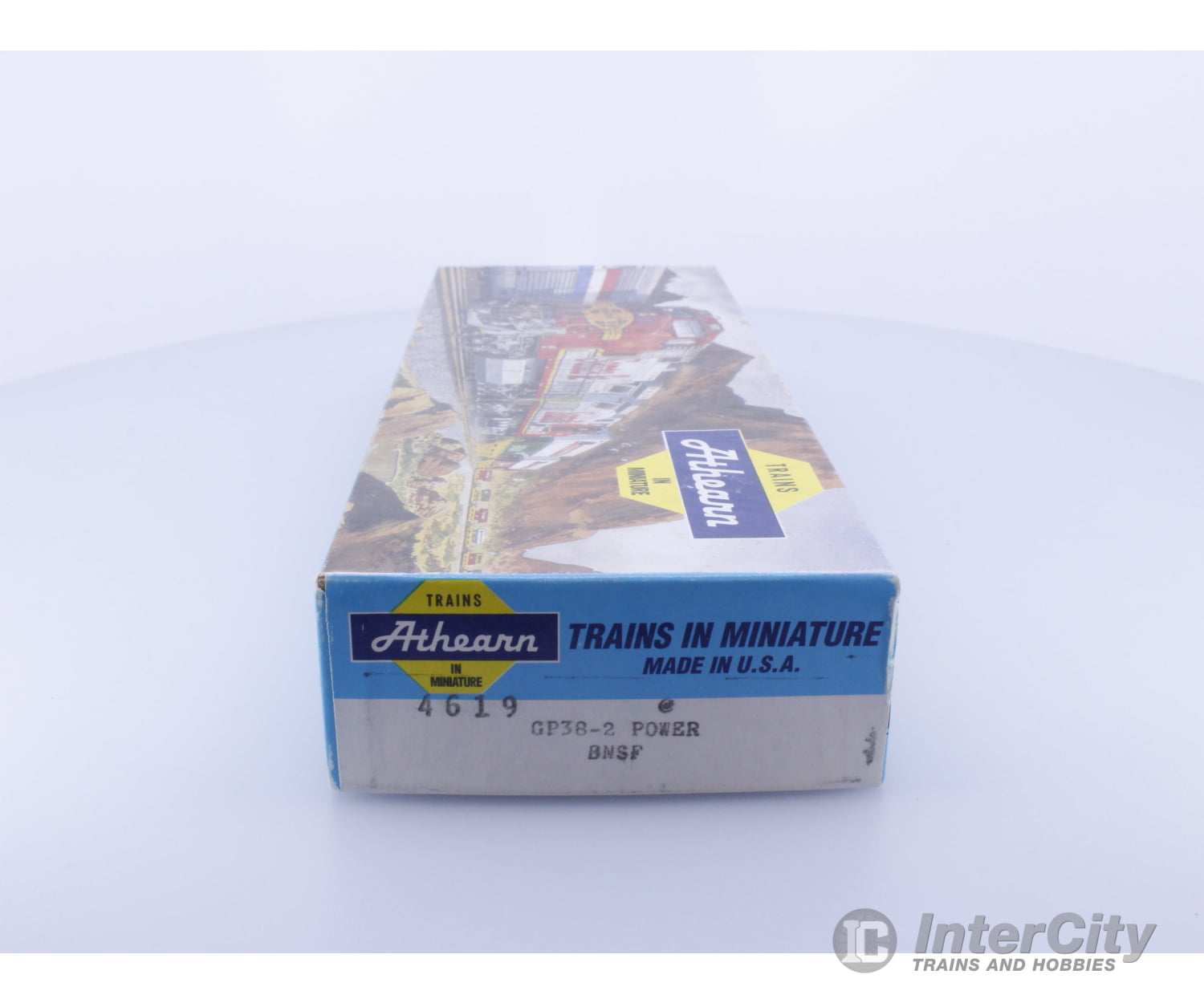Athearn 4619 HO GP38-2 Burlington Northern Santa Fe (BNSF) 2099 Analog DC Locomotives