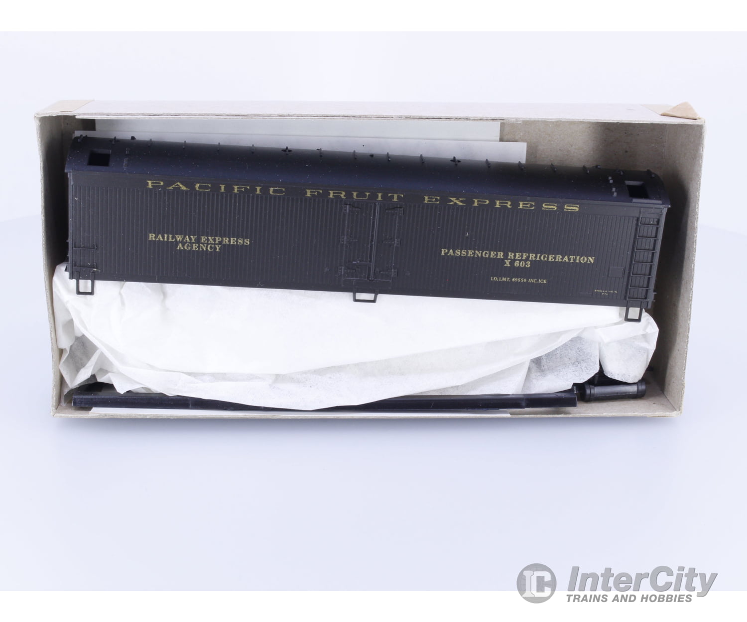 Athearn 5335 HO 50’ Express Reefer Kit Railway Express Agency (REX) X603 Freight Cars