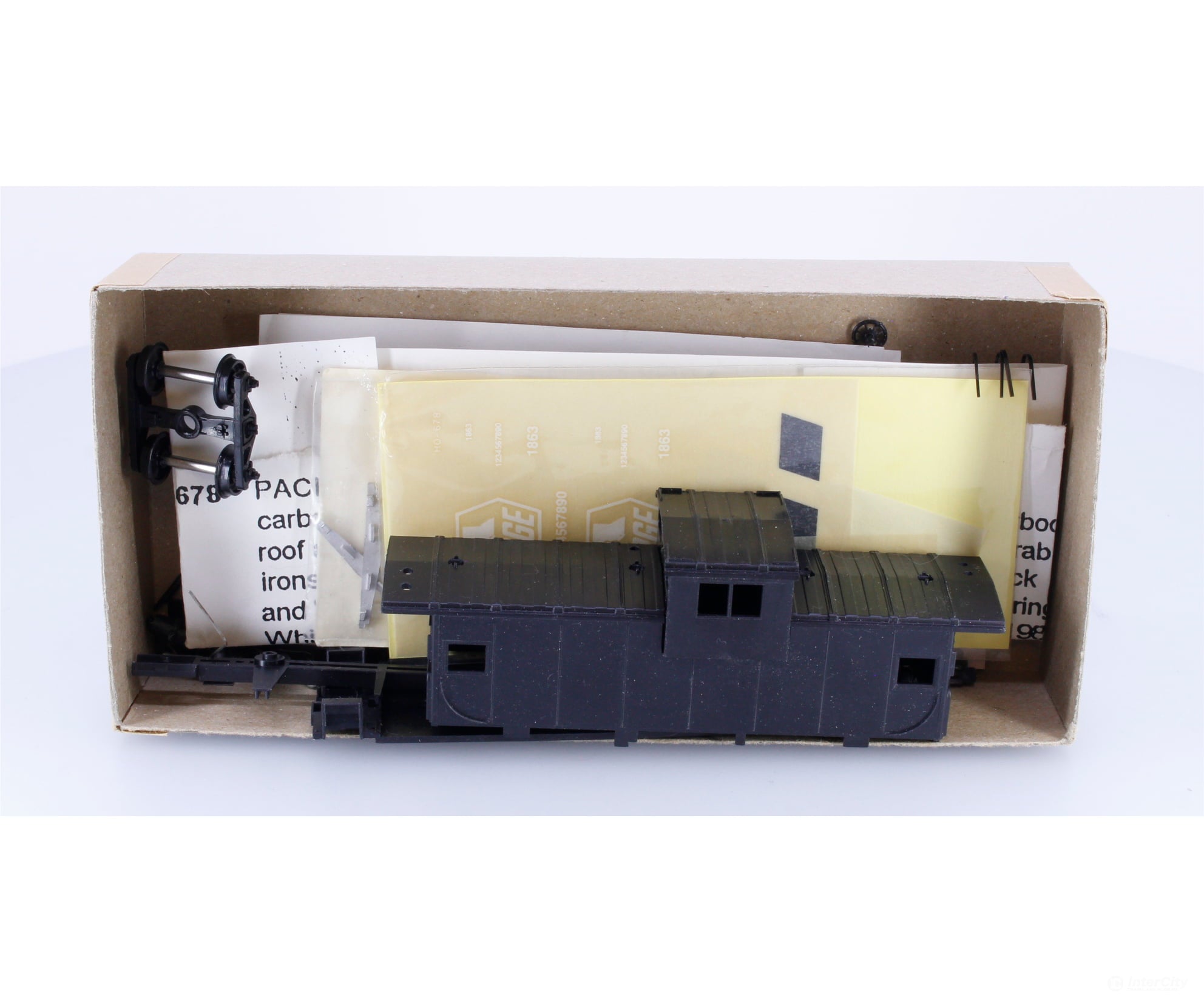 Athearn 5360 HO Wide Vision Caboose Kit #1 Undecorated - Freight Cars