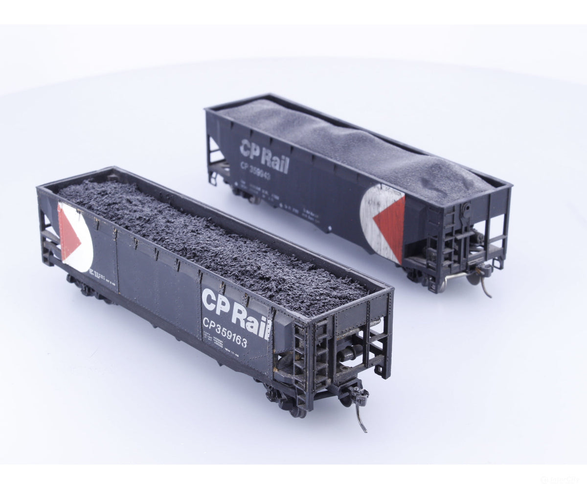 Athearn 5402 HO 2 x 34’ Hopper Cars with Load and one with Weathering Canadian Pacific (CP) 359163/359943 - Freight Cars
