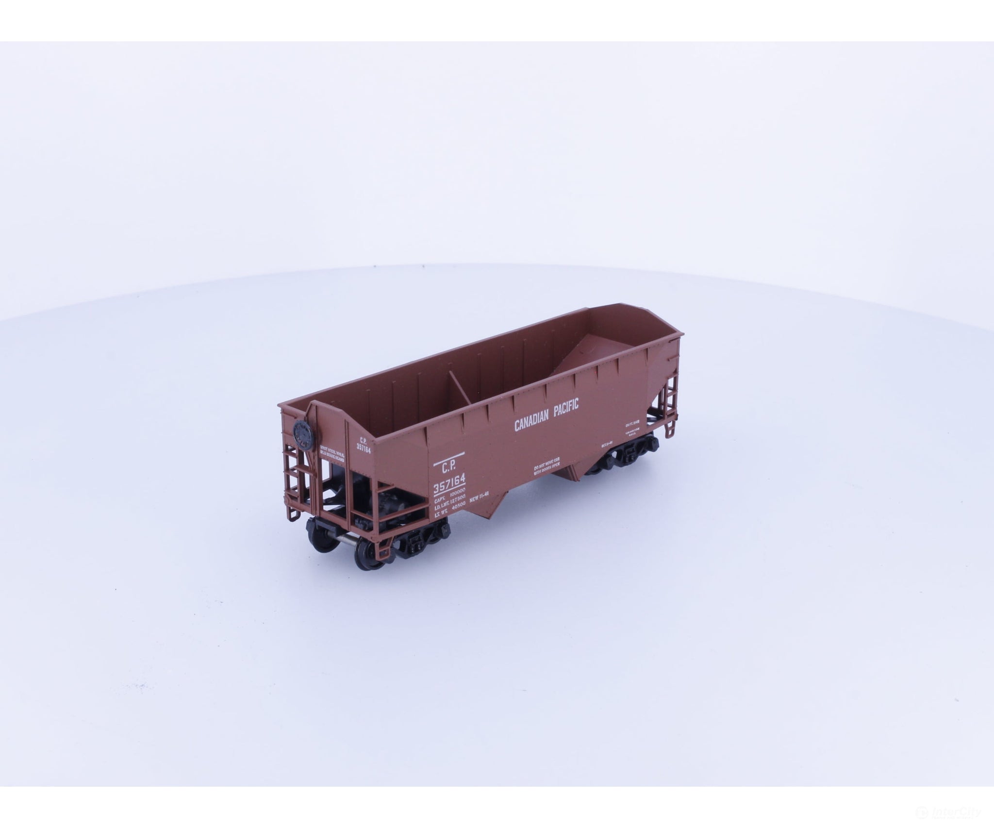 Athearn 5402 HO 34’ Offset Side Hopper Canadian Pacific (CP) 357164 - Freight Cars