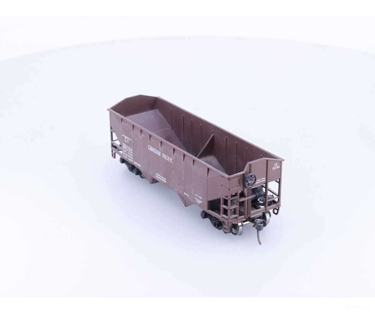 Athearn 5402 HO 34’ Offset-Side Hopper Canadian Pacific (CP) 357164 - Freight Cars