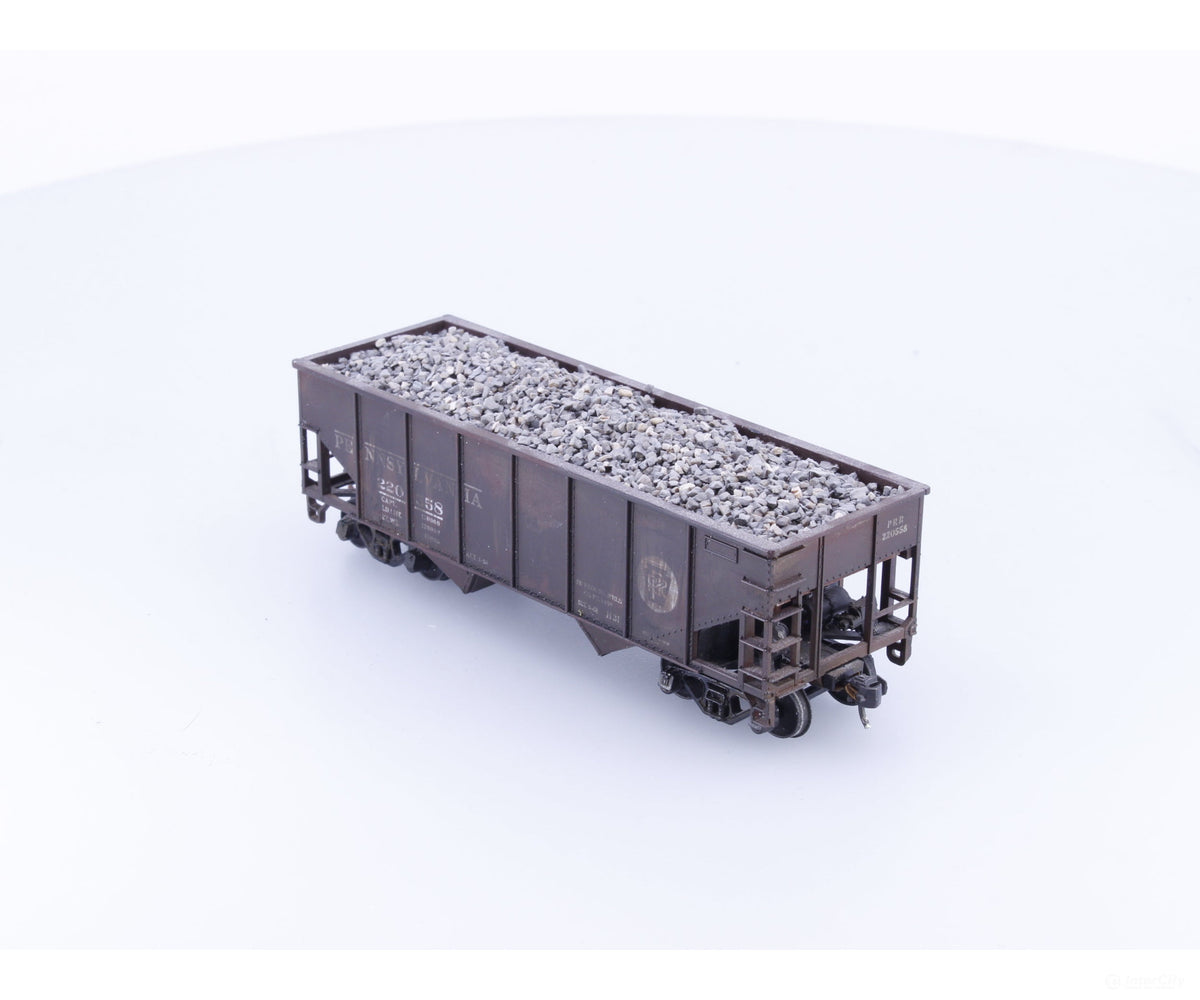 Athearn 5445 HO 34’ Ribbed Side Hopper Weathered with Load Pennsylvania (PRR) 220558 - Freight Cars