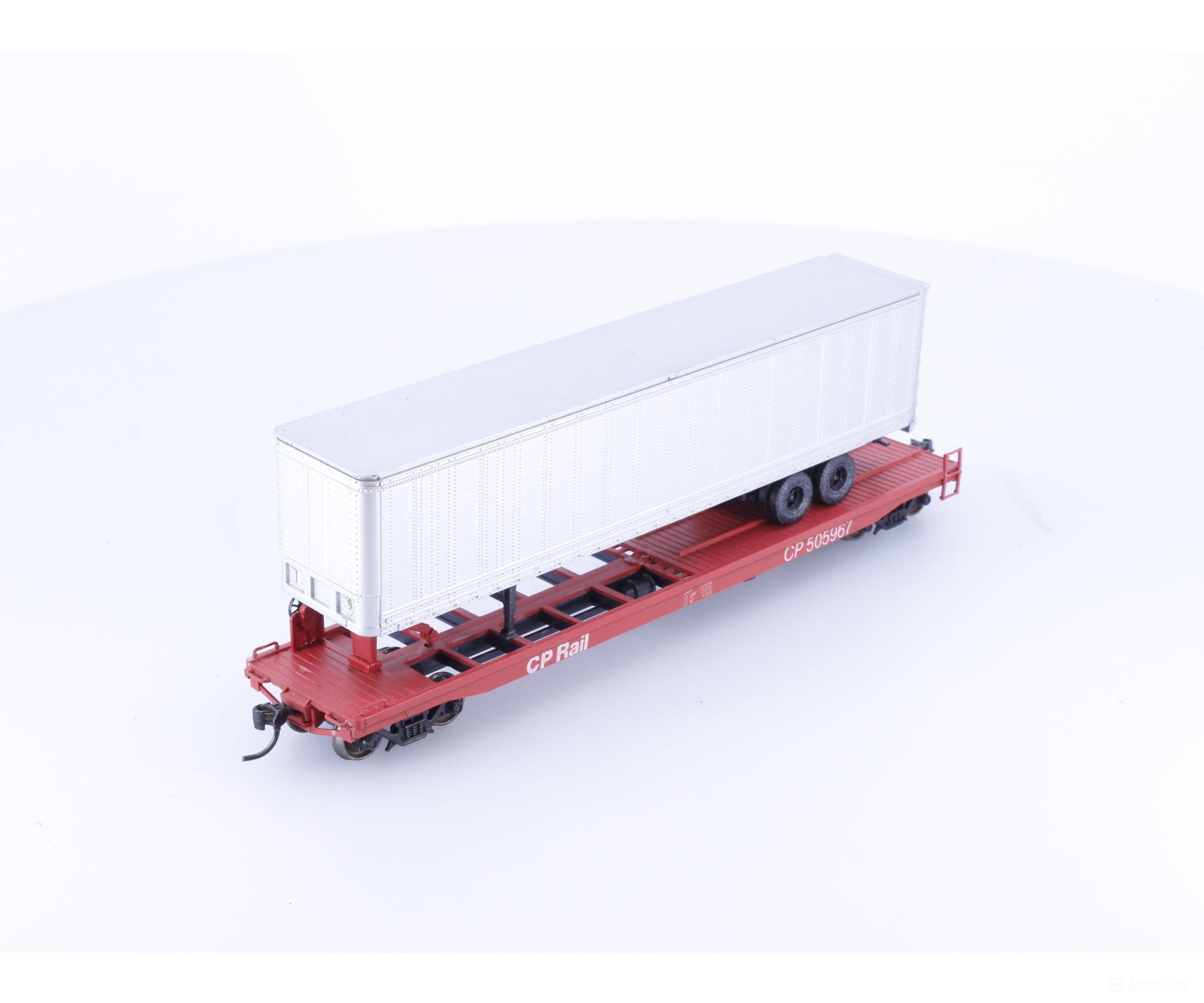 Athearn 5566 HO Flat Car with Piggy Back Trailer Canadian Pacific (CP) 505967 - Freight Cars