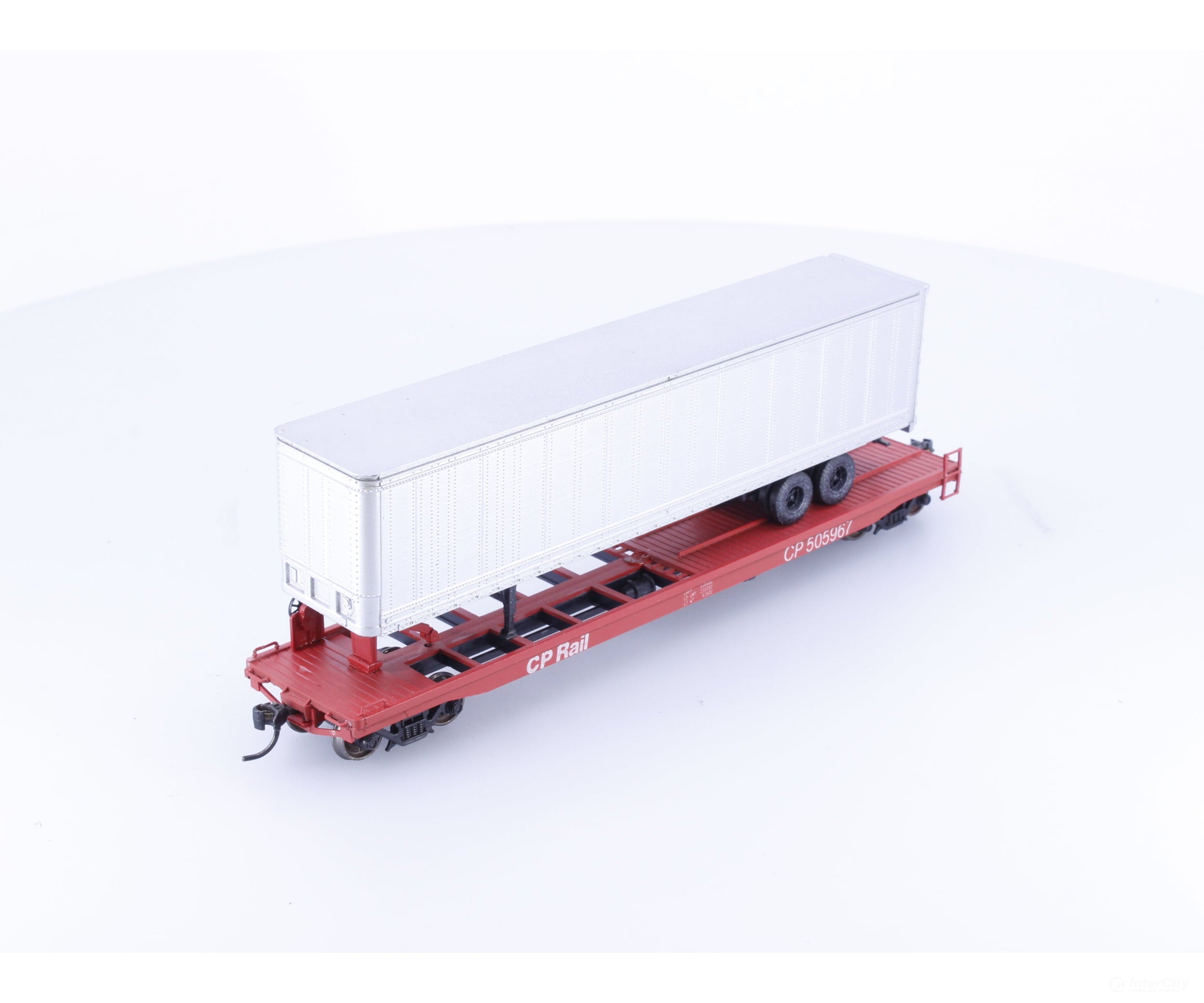 Athearn 5566 HO Flat Car with Piggy Back Trailer Canadian Pacific (CP) 505967 - Freight Cars