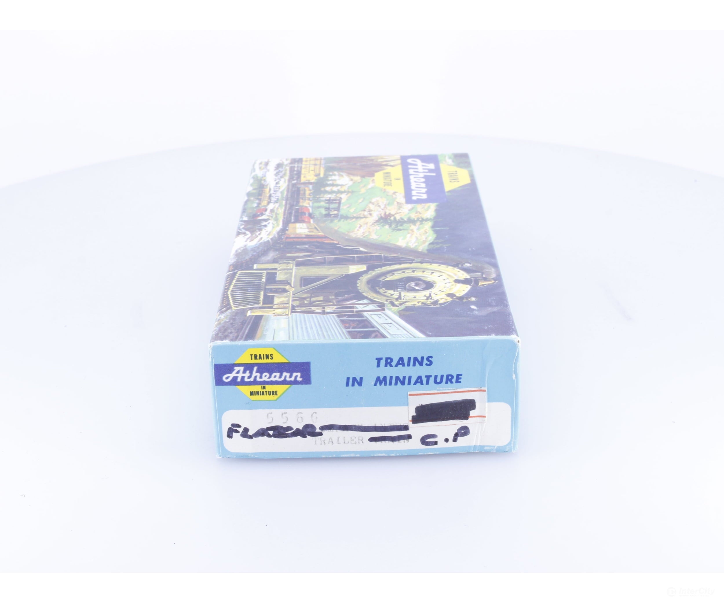 Athearn 5566 HO Flat Car with Piggy Back Trailer Canadian Pacific (CP) 505967 - Freight Cars