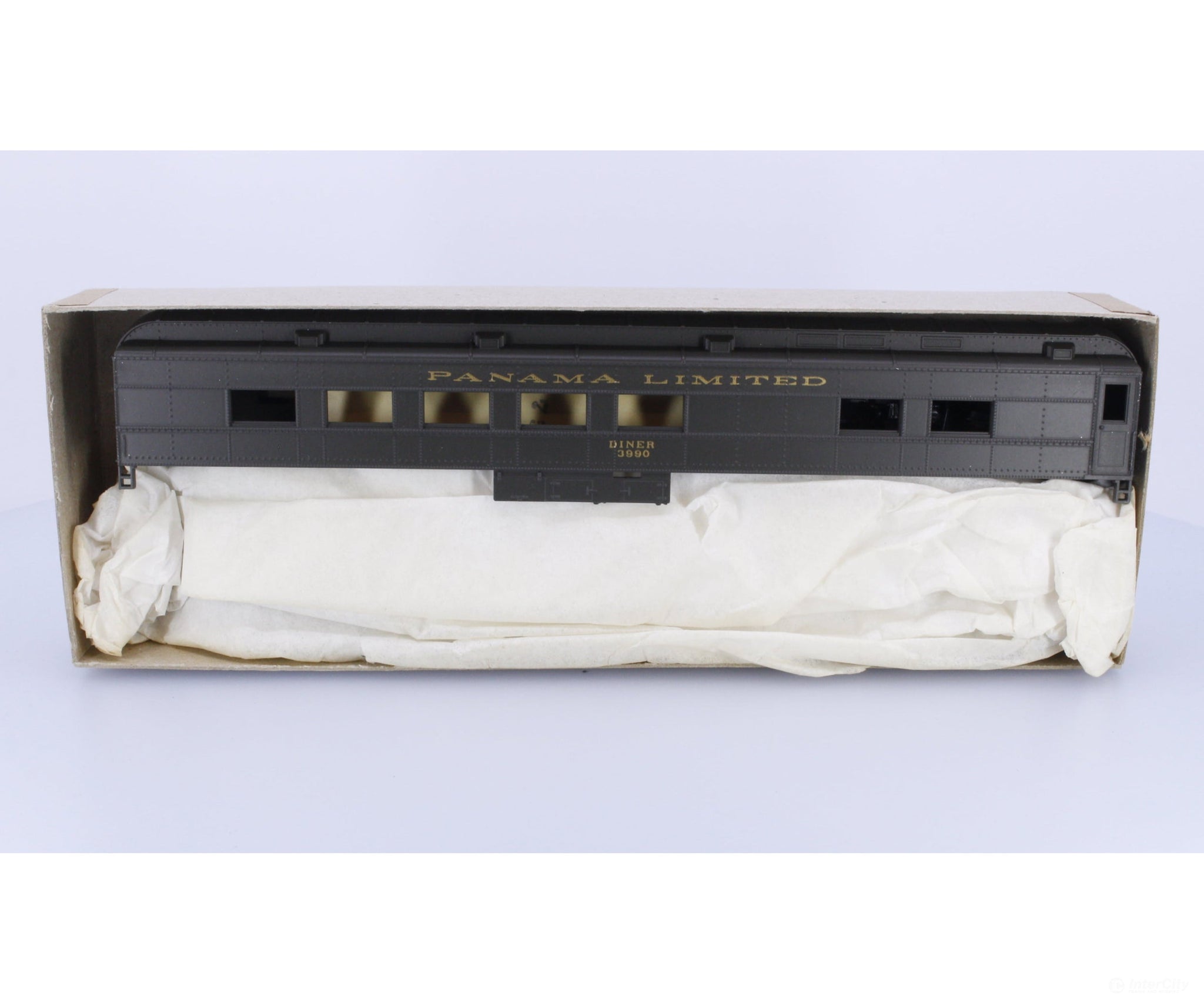 Athearn 5612 HO Diner Car Kit Illinois Central (IC) Panama Limited 3990 Passenger Cars