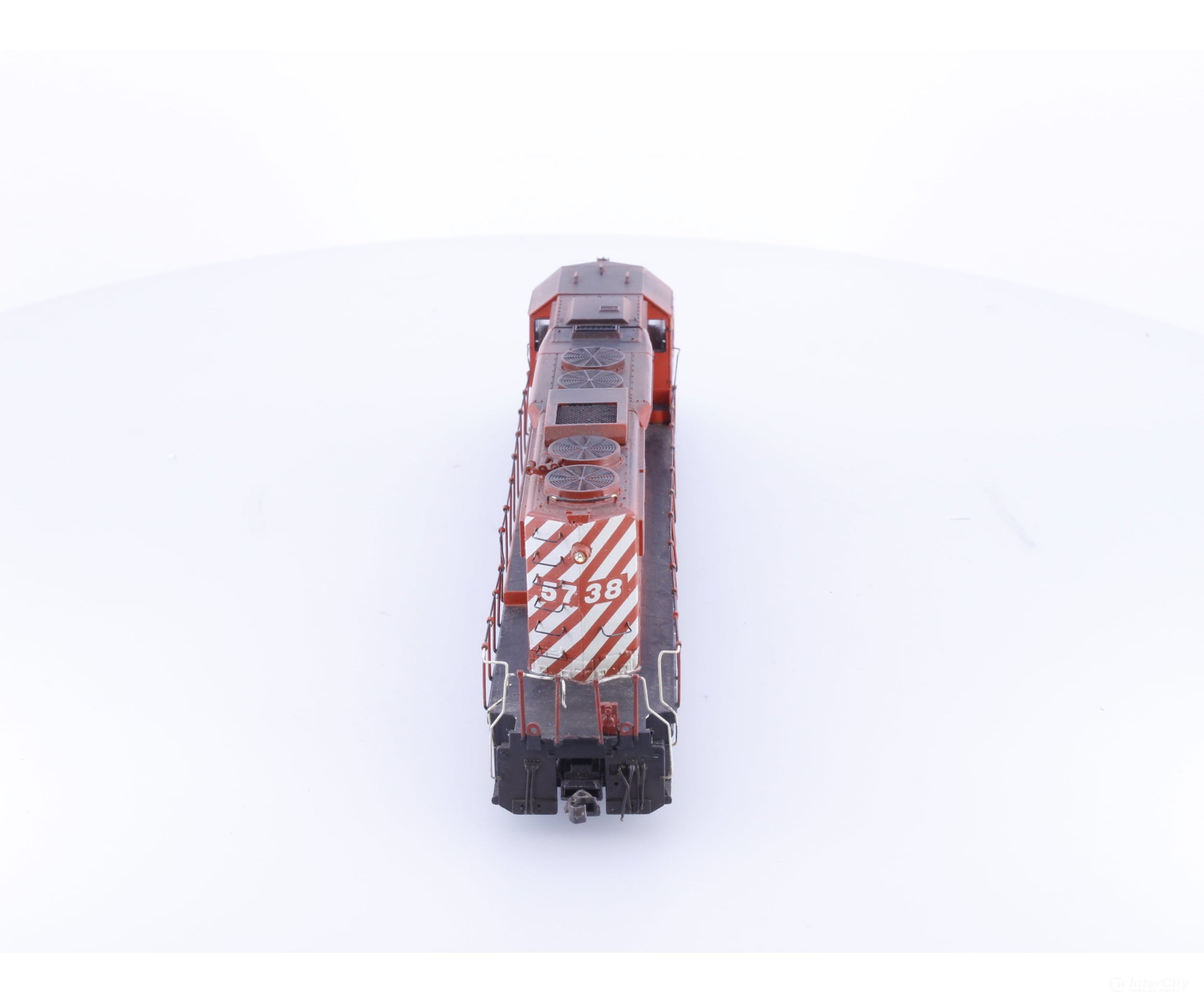 Athearn 5738 HO SD40-2 Diesel Locomotive Canadian Pacific (CP) 5738 Analog DC - Locomotives