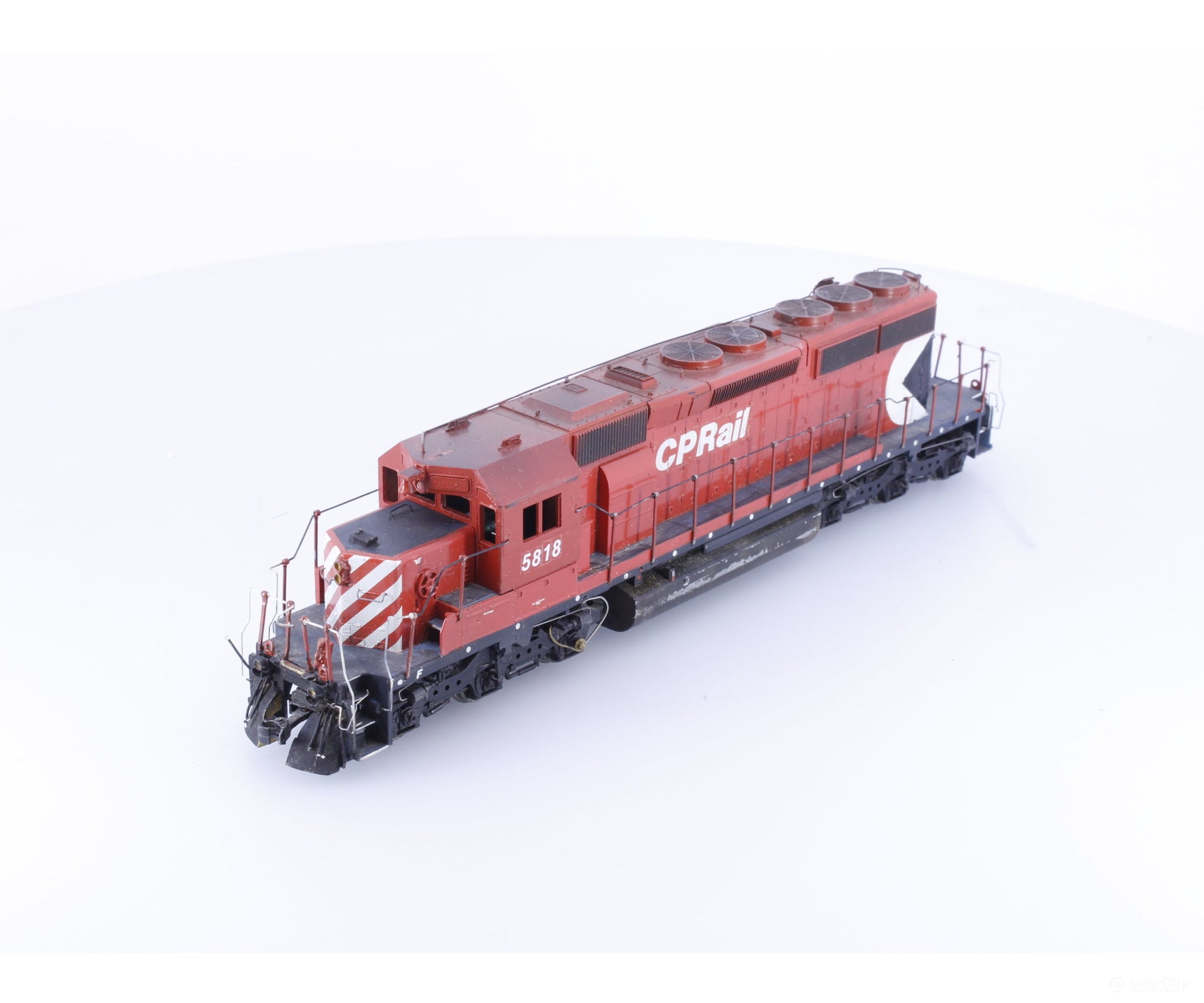 Athearn 5818 HO SD40-2 Dummy Diesel Locomotive Canadian Pacific (CP) 5818 - Locomotives