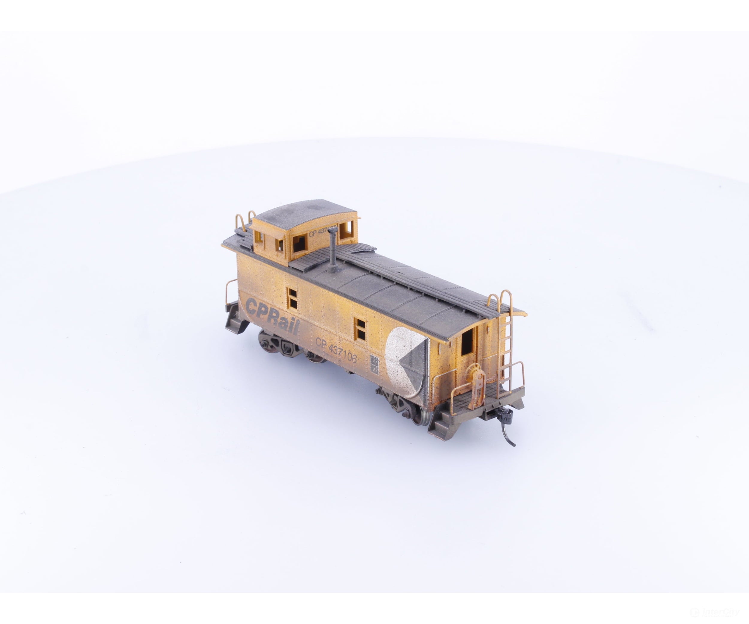 Athearn 7402 HO Cupola Caboose Weathered Canadian Pacific (CP) 437106 - Freight Cars