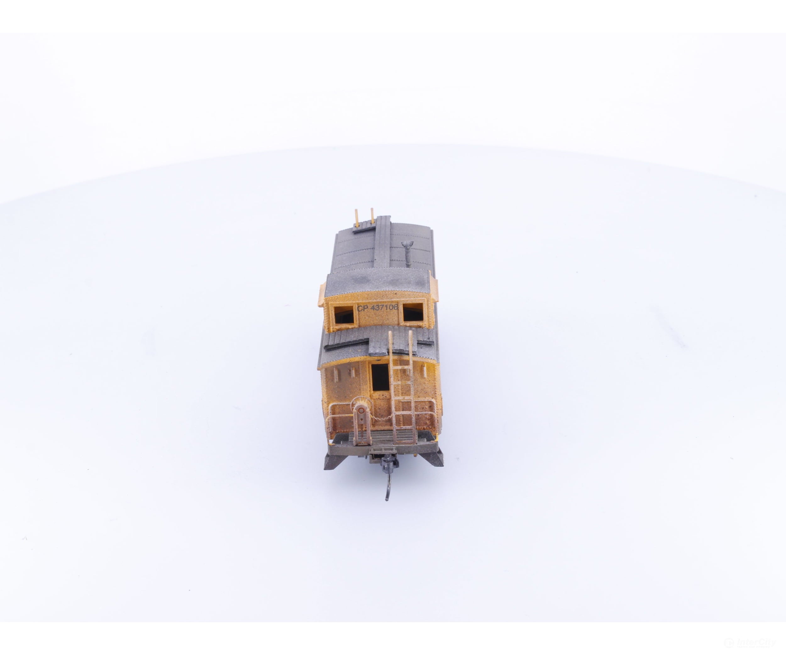Athearn 7402 HO Cupola Caboose Weathered Canadian Pacific (CP) 437106 - Freight Cars