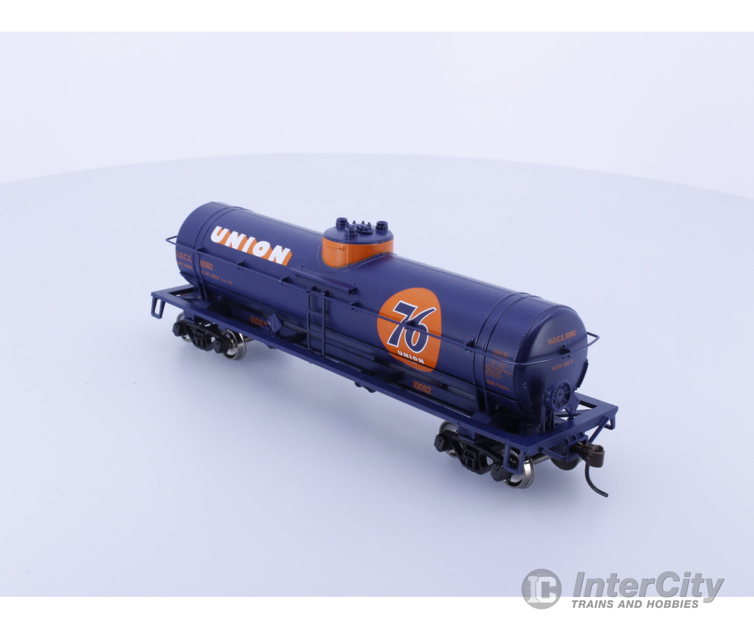 Athearn 76671 HO Single Dome Tank Car Union Tank Car (UTLX) 10082 Freight Cars