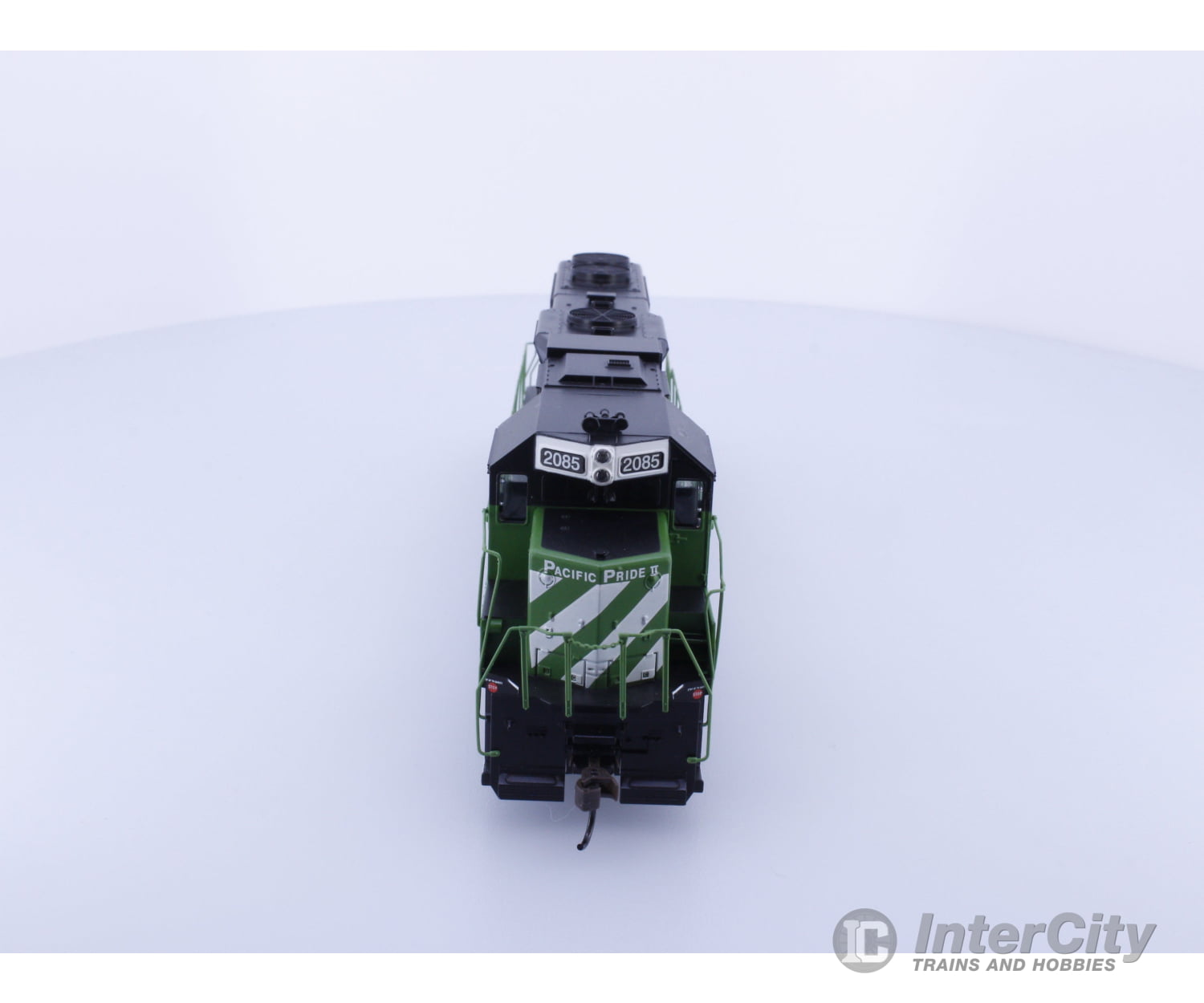 Athearn 8001 HO GP38-2 Pacific Pride Burlington Northern (BN) 2085 Analog DC Locomotives