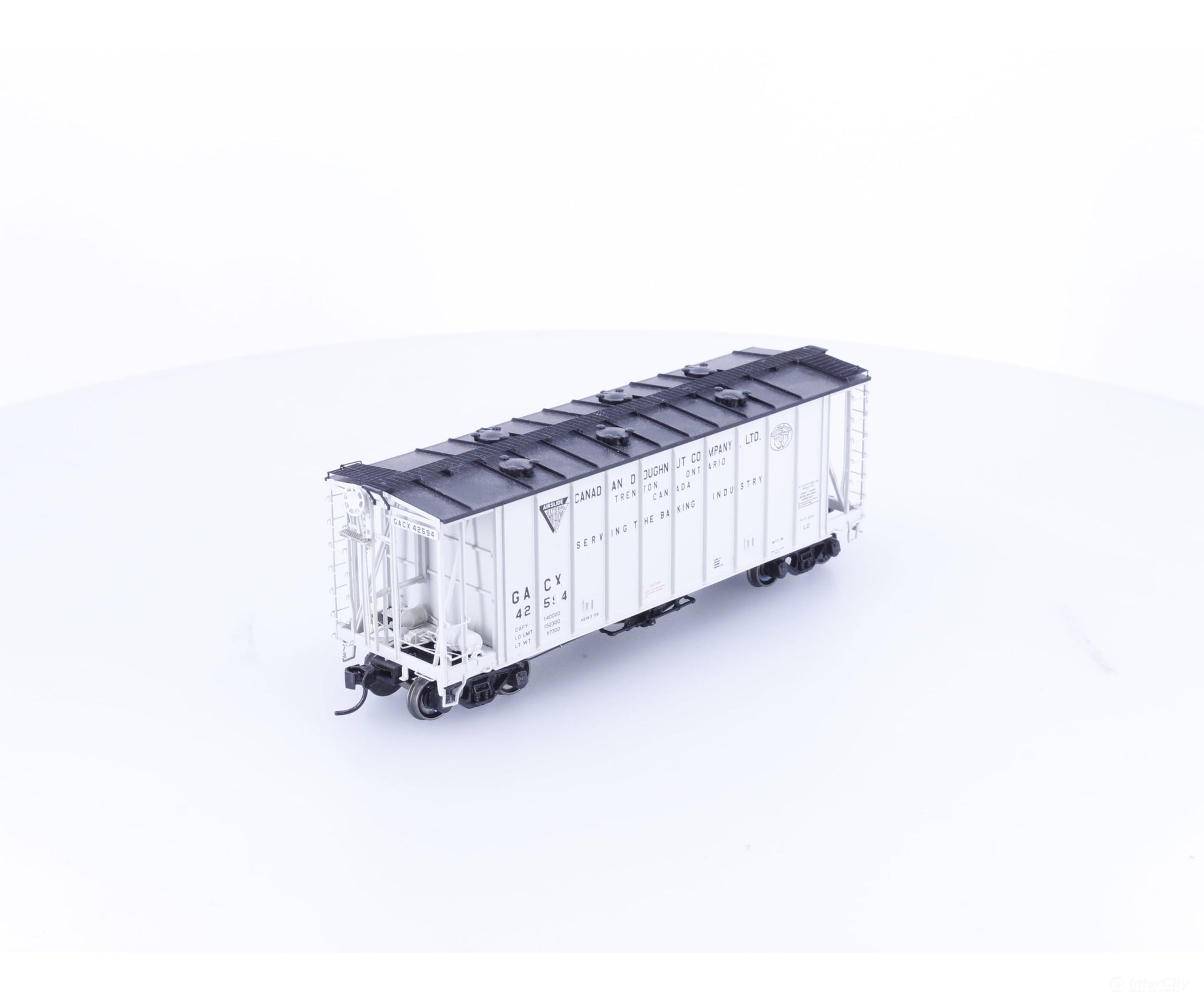 Athearn 87589 HO 40’ 2600 CF Airslide Hopper Canadian Doughnut Co (GACX) 42594 - Freight Cars