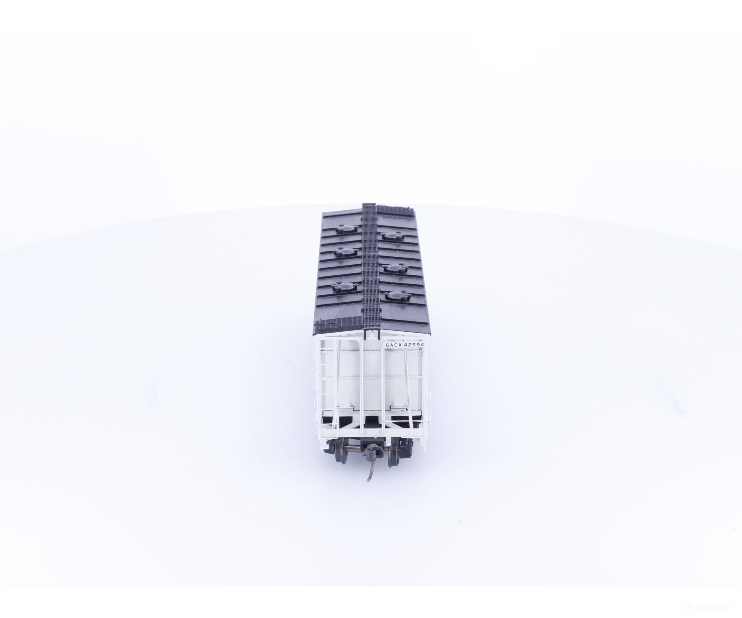 Athearn 87589 HO 40’ 2600 CF Airslide Hopper Canadian Doughnut Co (GACX) 42594 - Freight Cars