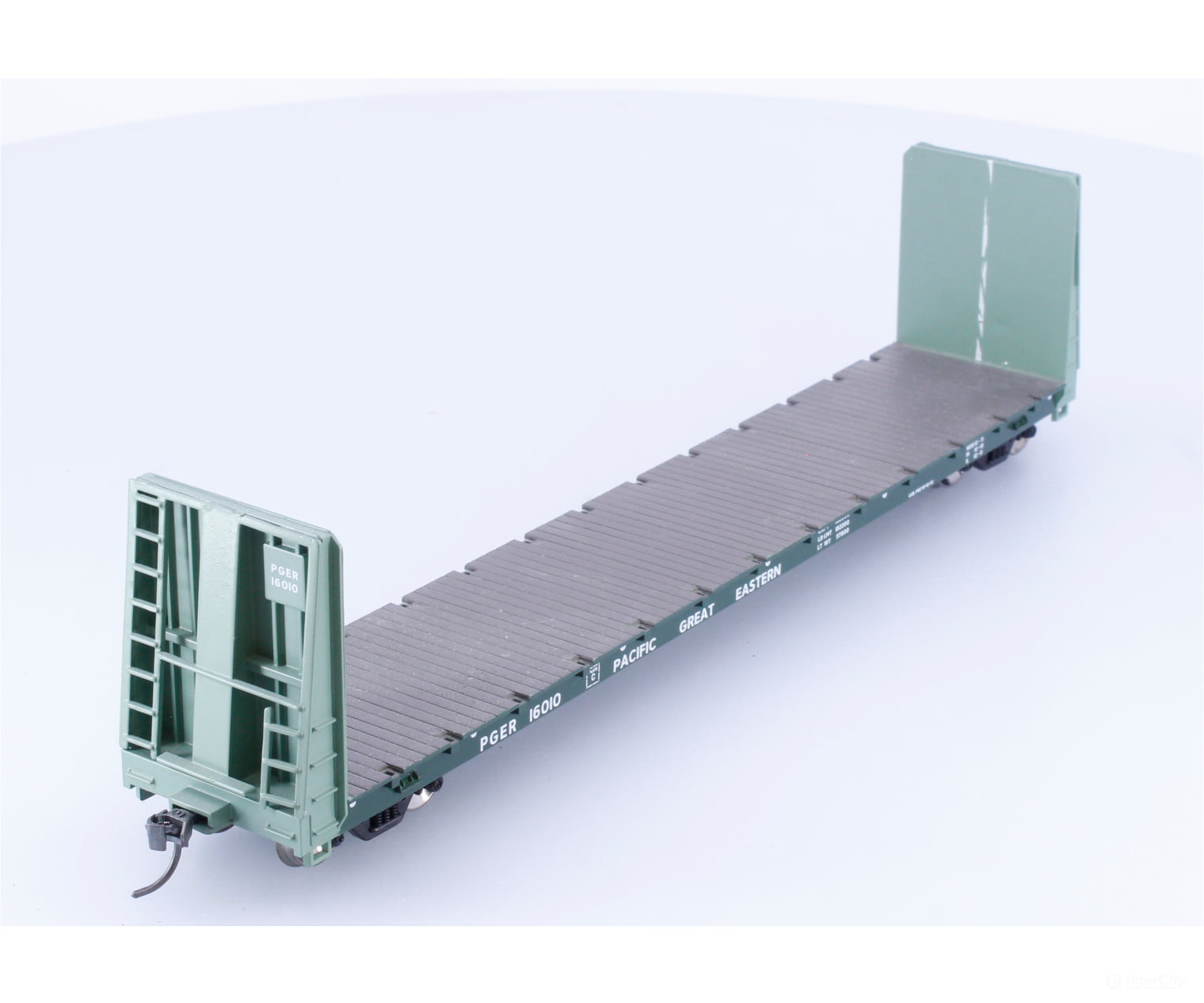 Athearn 88108 HO 60’ Bulkhead Flat Car Pacific Great Eastern (PGE) 16010 - Freight Cars