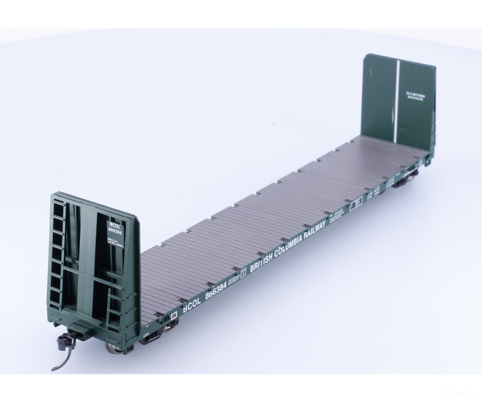 Athearn 88126 HO 60’ Bulkhead Flat Car BC Rail (BCOL) 866384 - Freight Cars