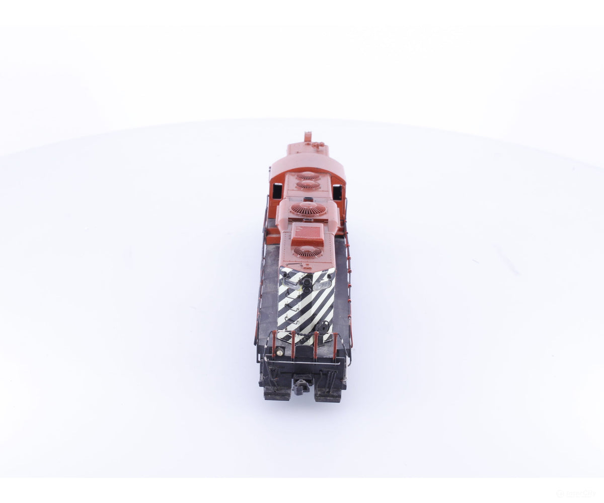Athearn 8829 HO GP9 High Hood Diesel Locomotive Canadian Pacific (CP) 8829 Analog DC - Locomotives