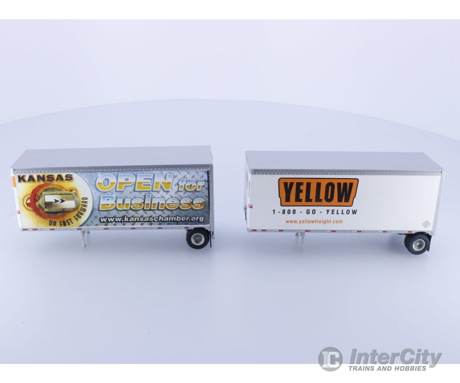 Athearn 91051 Ho Two 28’ Wedge Trailers & Dolly Na Freight Loads Containers