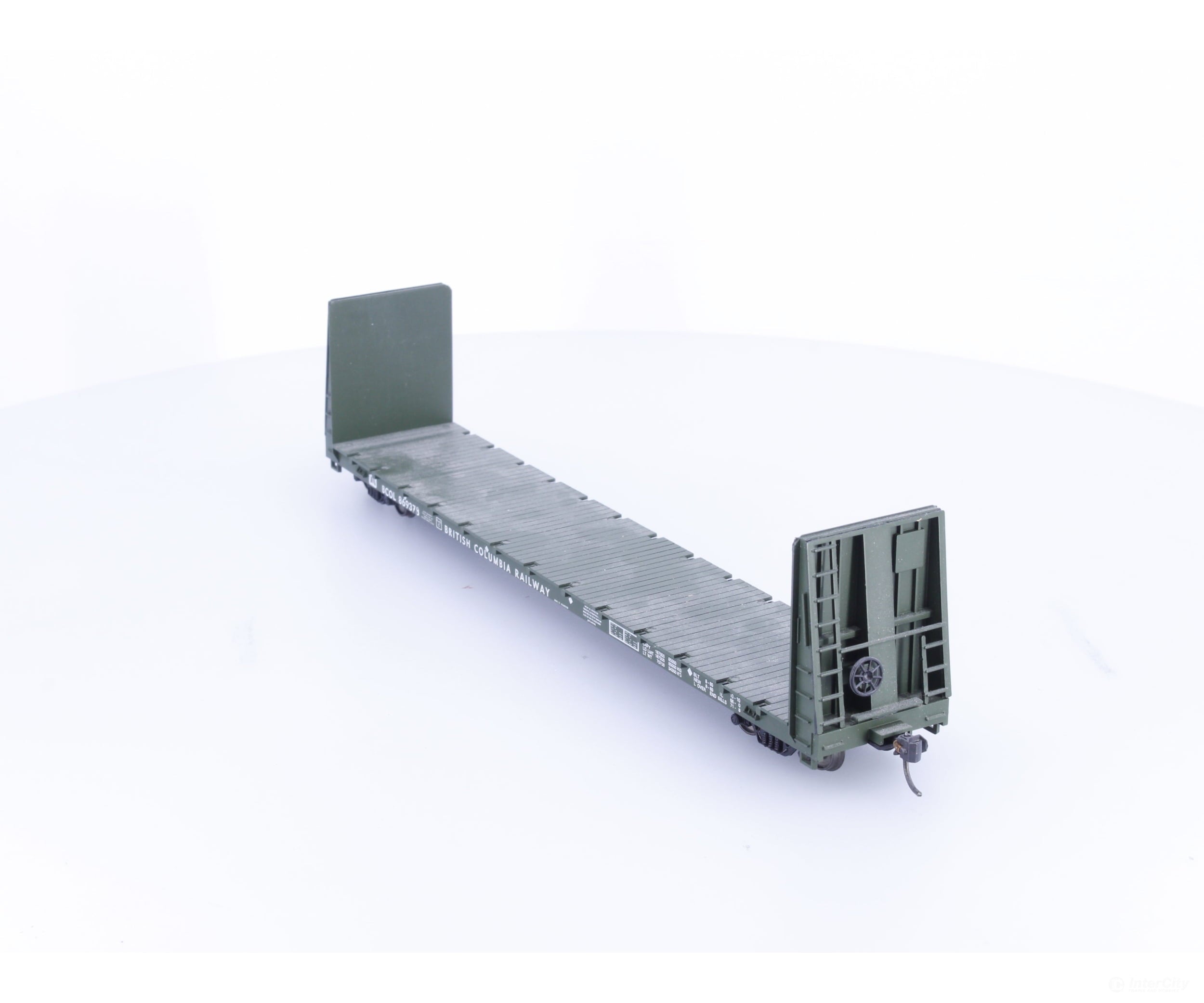 Athearn 92702 HO 60’ Bulkhead Flat Car BC Rail (BCOL) 866579 - Freight Cars