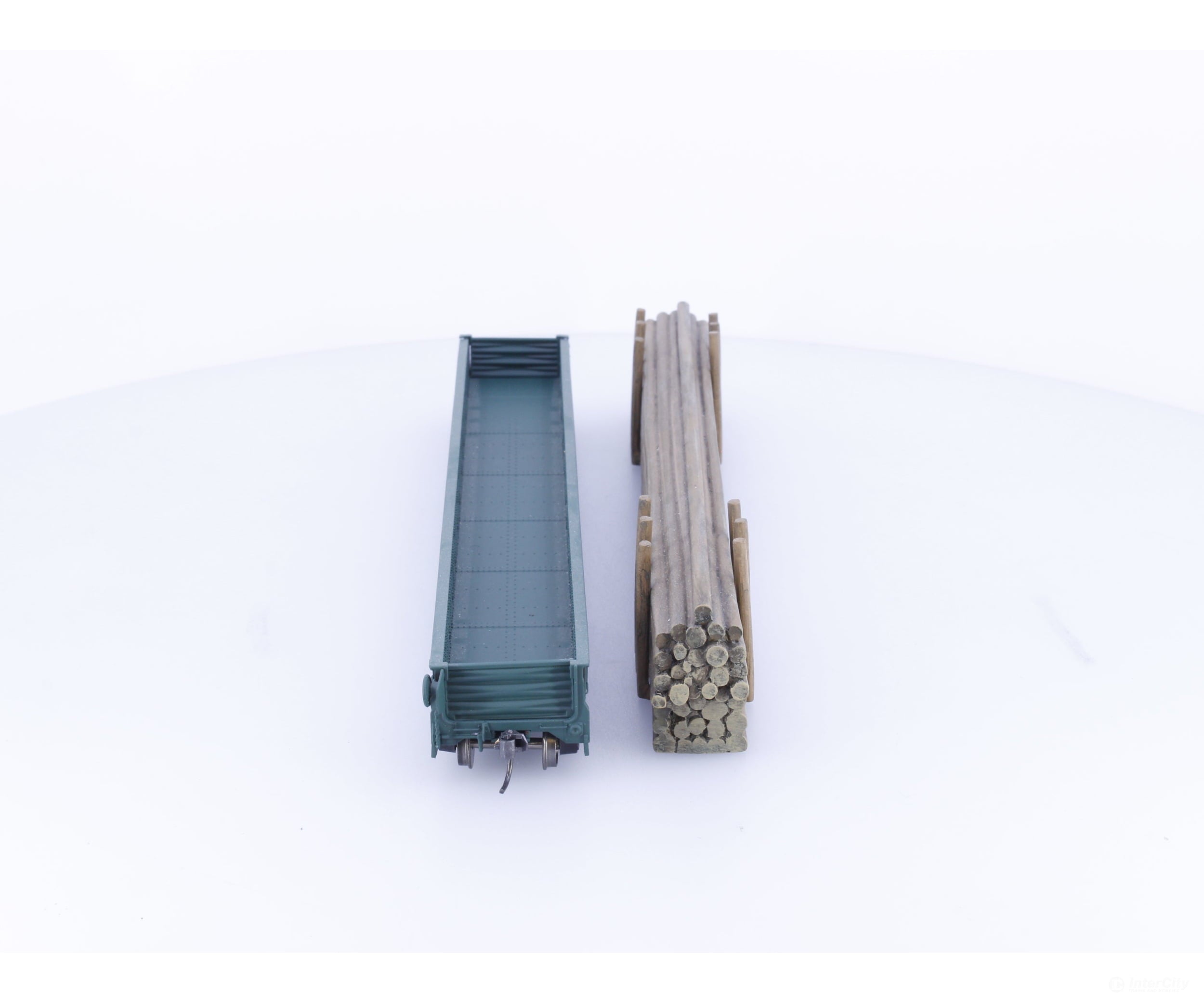 Athearn 93666 HO 65’ Mill Gondola with Lumber Load #2 Undecorated - Freight Cars