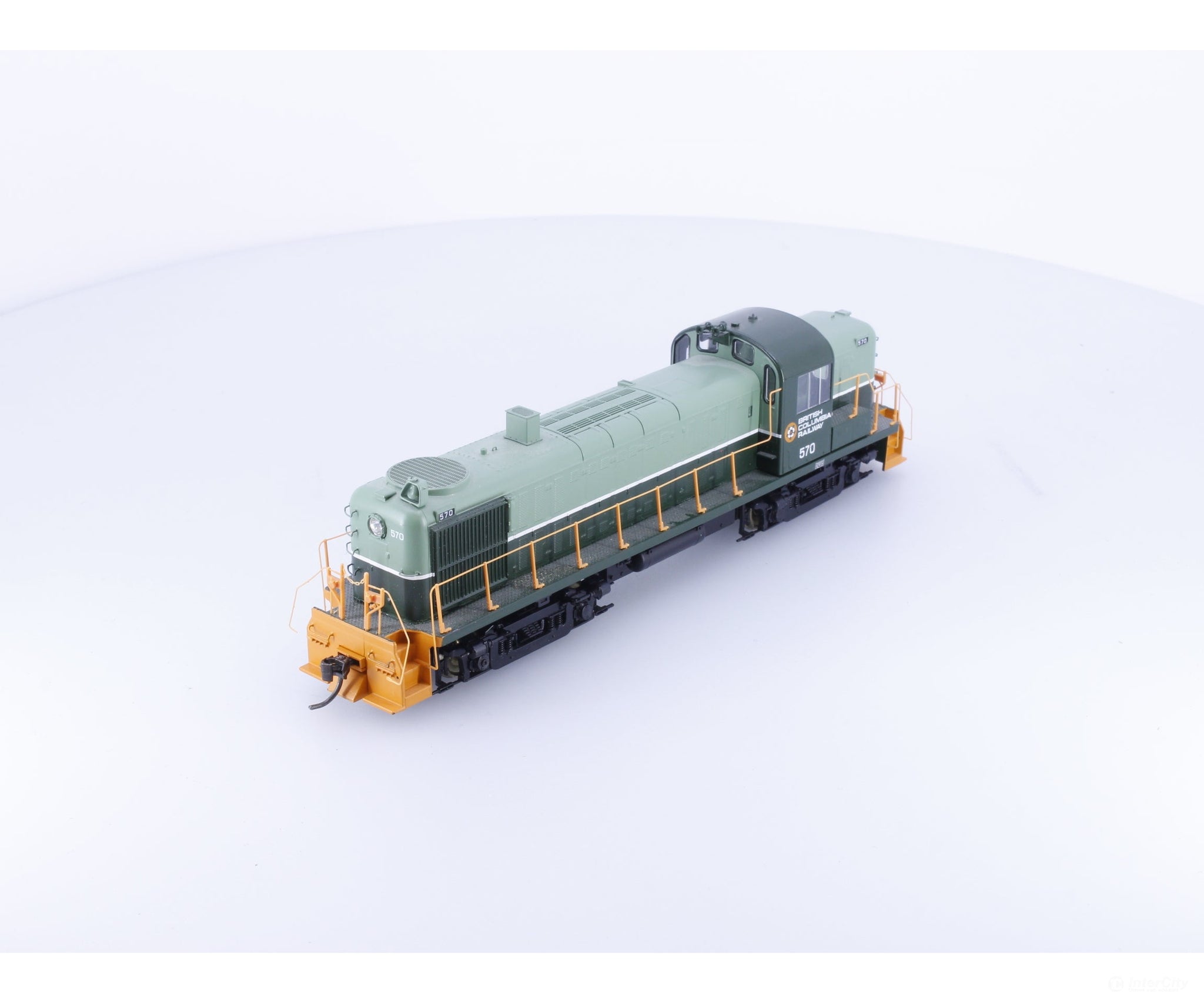 Athearn 94087 HO RS-3 Diesel Locomotive BC Rail (BCOL) 570 DCC - Locomotives