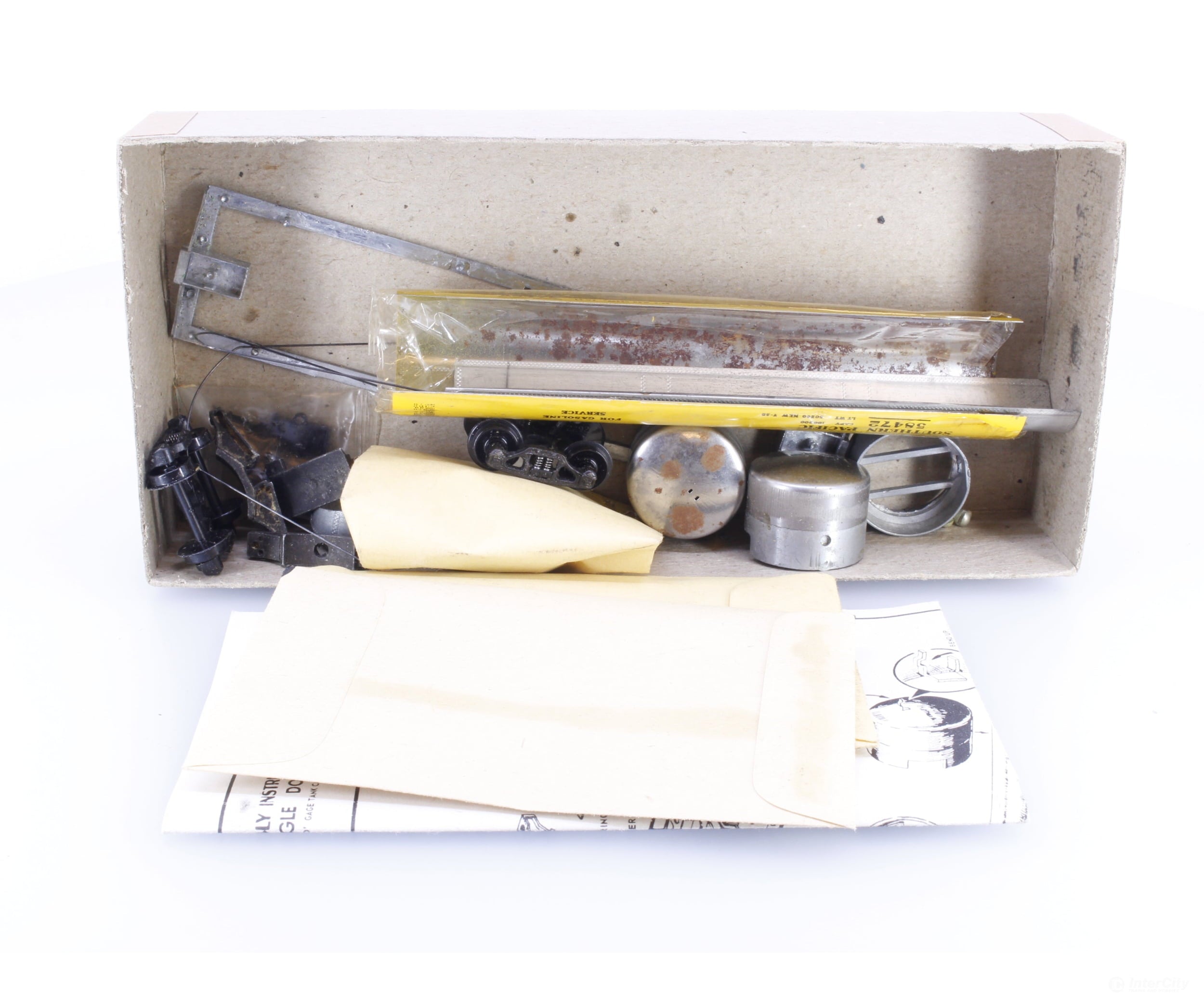 Athearn A507 HO Gasoline Tank Car Kit Southern Pacific (SP) 58472 - Freight Cars