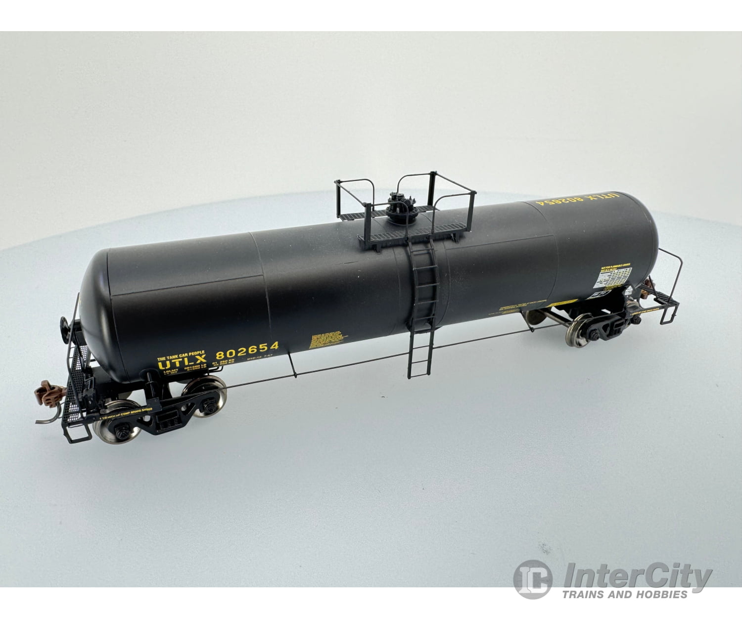 Athearn Ath74446 Ho Chemical Tank Car 20 900-Gallon Utlx/Black Utlx 802654 Freight Cars