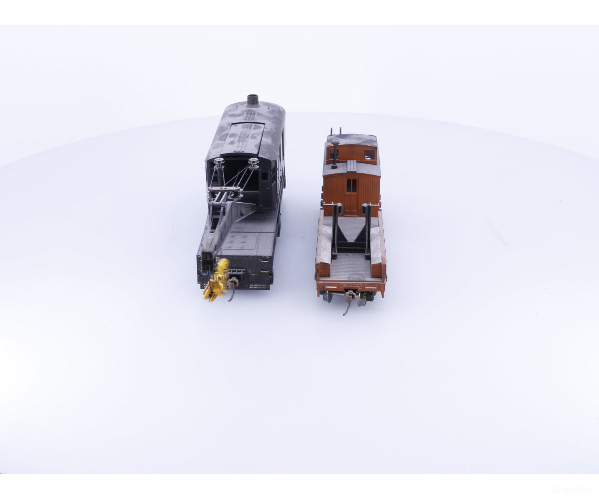 Athearn ATH7525 HO 200 Ton Crane and Tender Weathered Canadian Pacific (CP) 414501/412569 - Freight Cars