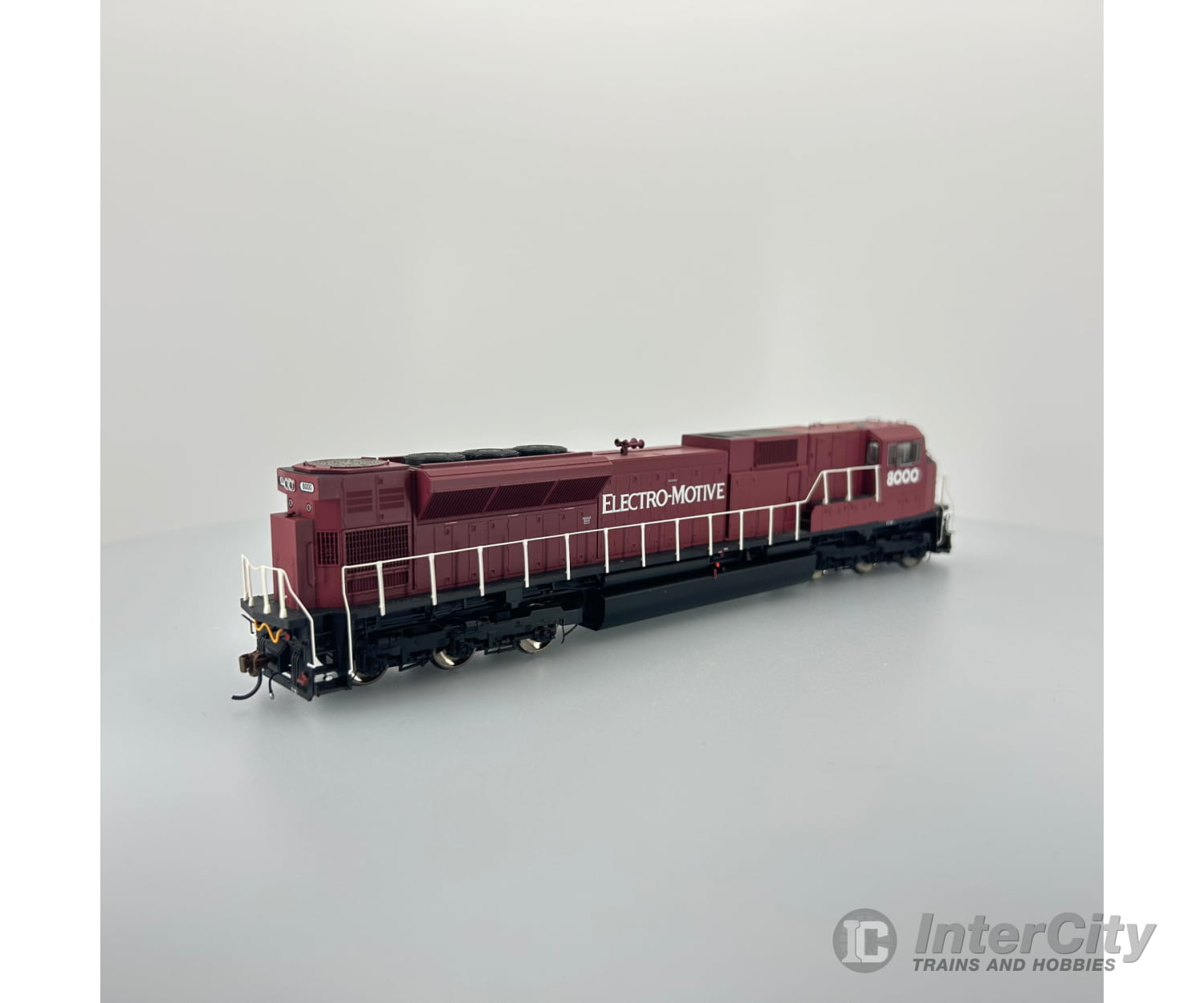 Athearn Athg27351 Ho Sd80Mac Locomotive Dcc & Sound - Emd #8000 #27351 Locomotives