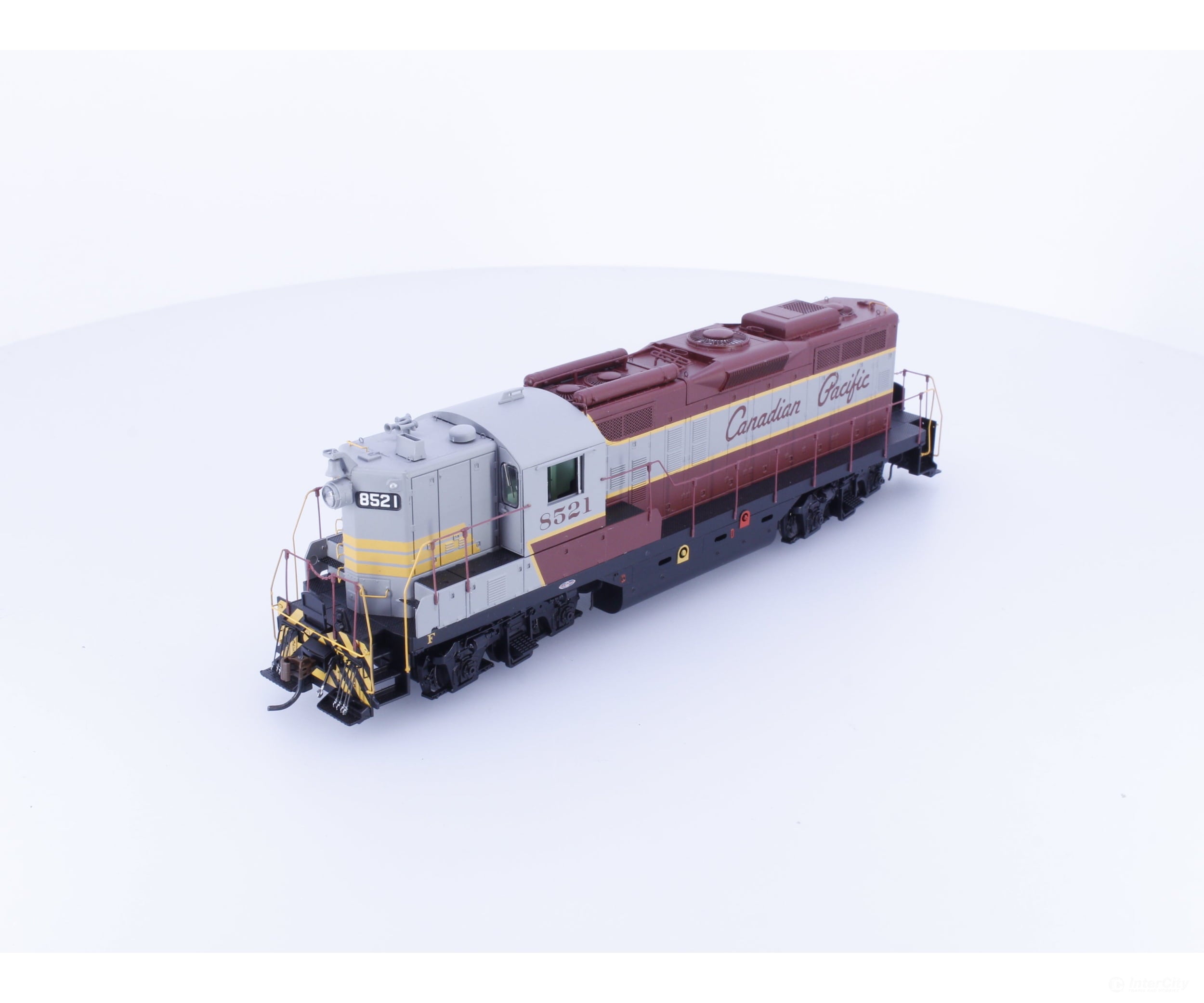 Athearn ATHG62594 HO GP9 Diesel Locomotive Canadian Pacific (CP) 8521 DC Locomotives