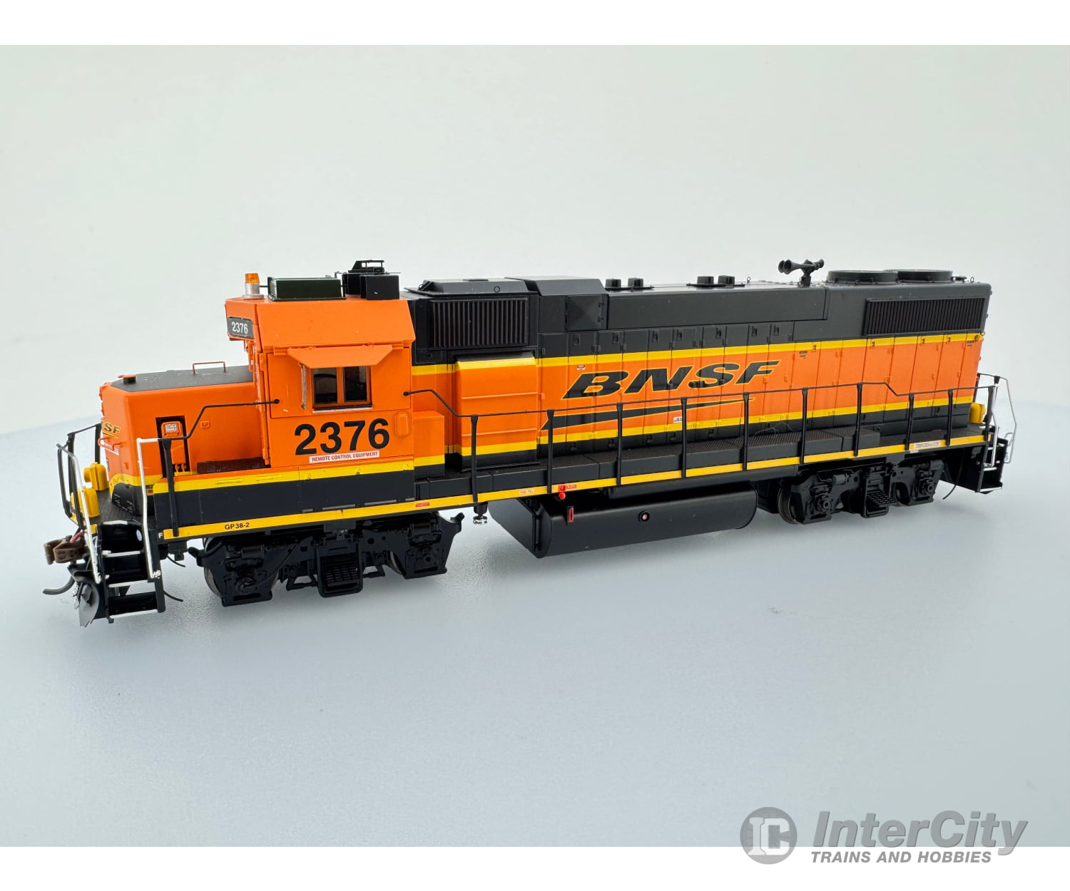 Athearn Athg65777 Ho Gp38-2 Burlington Northern Santa Fe (Bnsf) 2376 Dcc & Sound Locomotives