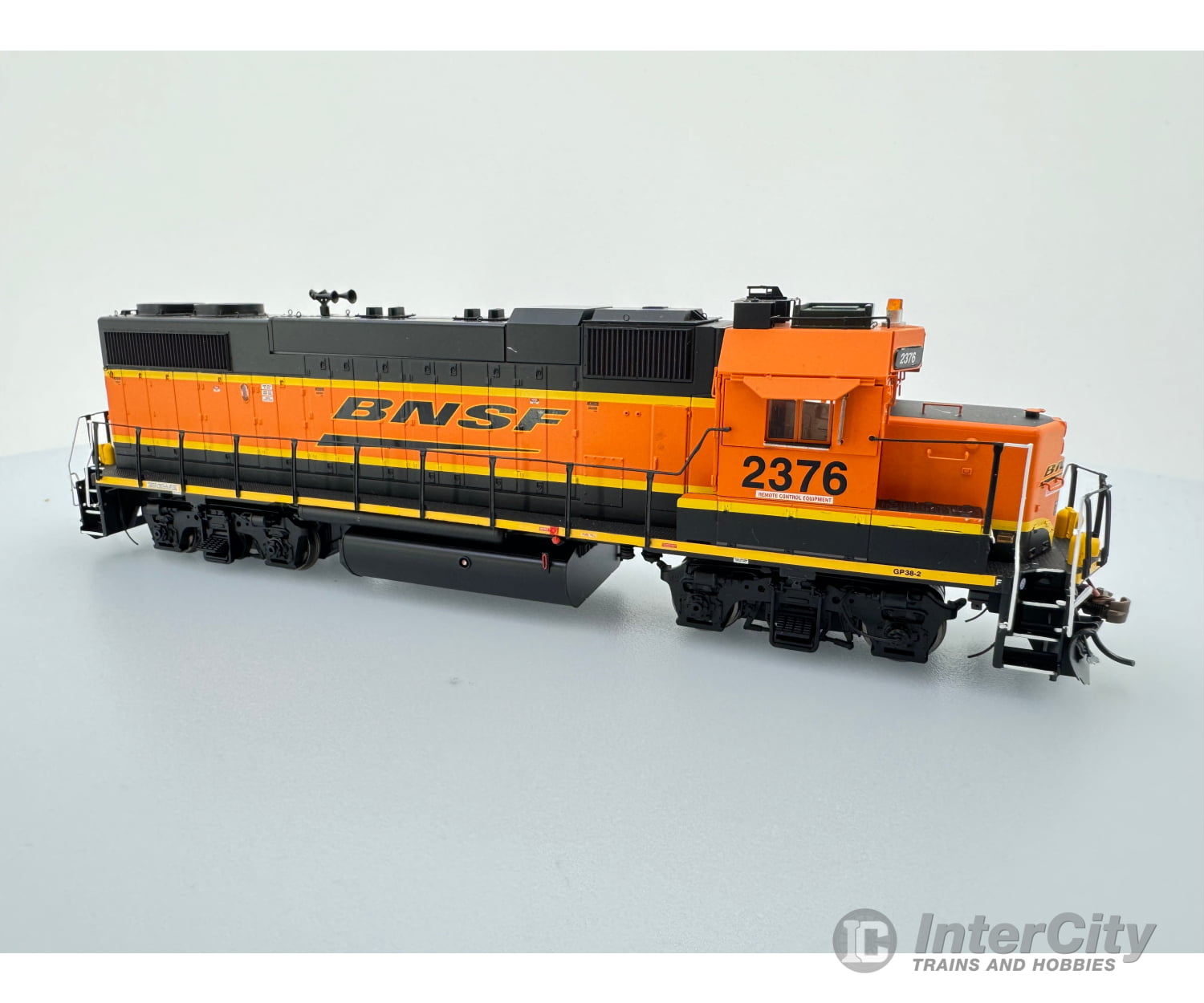 Athearn Athg65777 Ho Gp38-2 Burlington Northern Santa Fe (Bnsf) 2376 Dcc & Sound Locomotives