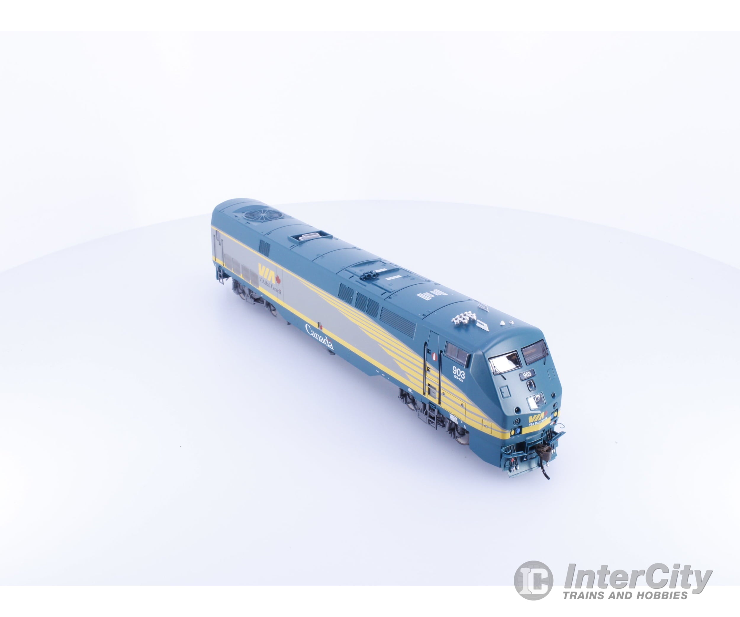 Athearn ATHG81311 HO P42DC Diesel Locomotive Tsunami 2 Sound Via Rail (VIA) 903 DCC & Sound Locomotives
