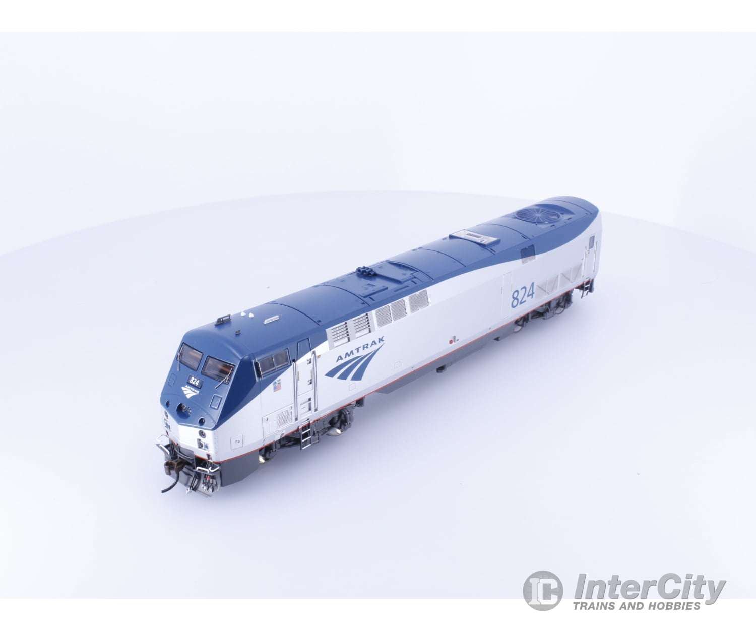 Athearn ATHG82380 HO P40DC Phase V Diesel Locomotive Amtrak (AMTK) 824 DCC & Sound Locomotives
