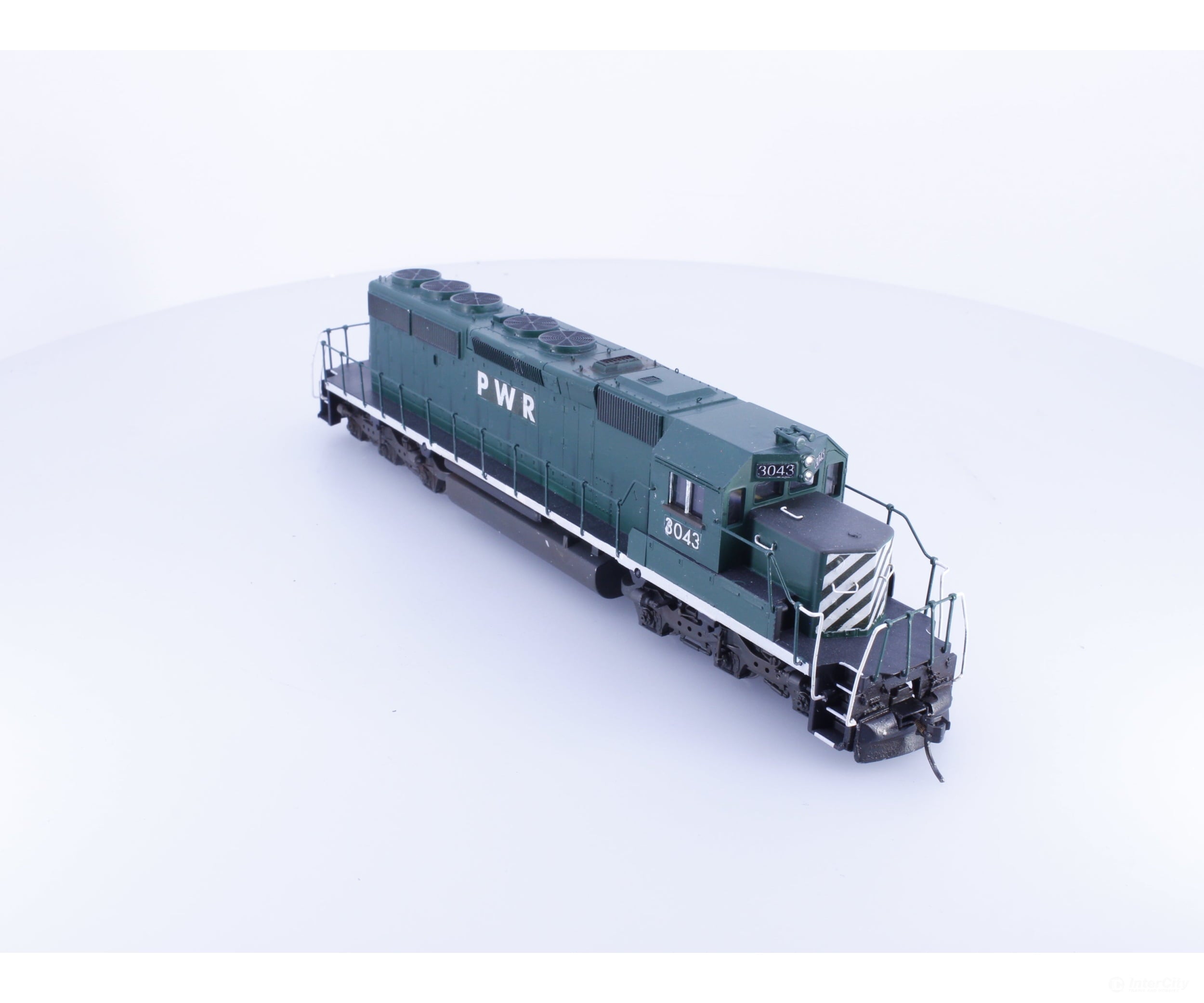 Athearn Bluebox 3043 HO EMD SD-40 Diesel Locomotive Custom Painted Port Washington Railway (PWR) 3043 DCC - Locomotives