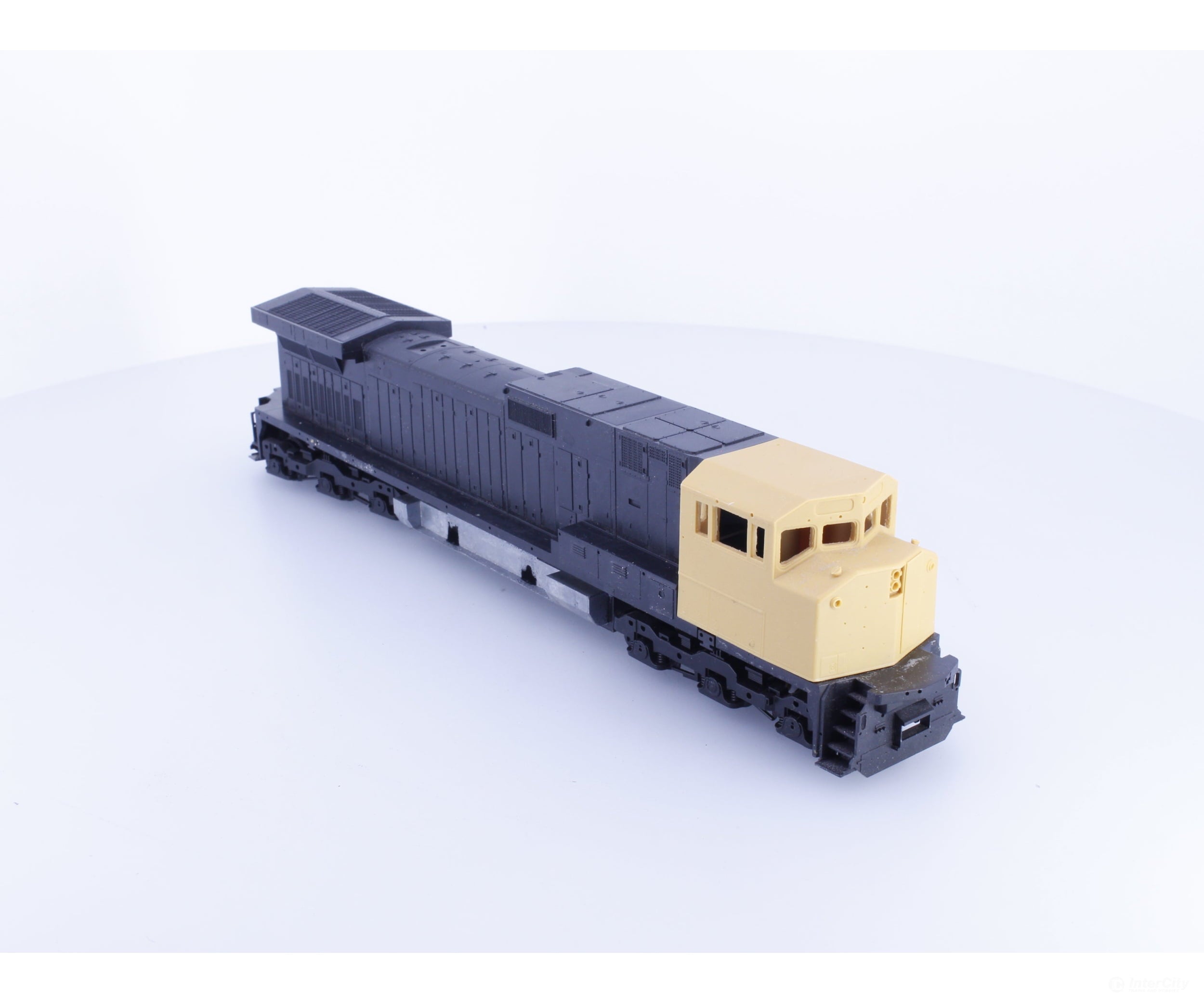 Athearn D9CWL HO Dash 9-44CWL Diesel Locomotive Dummy Unit Undecorated - Locomotives