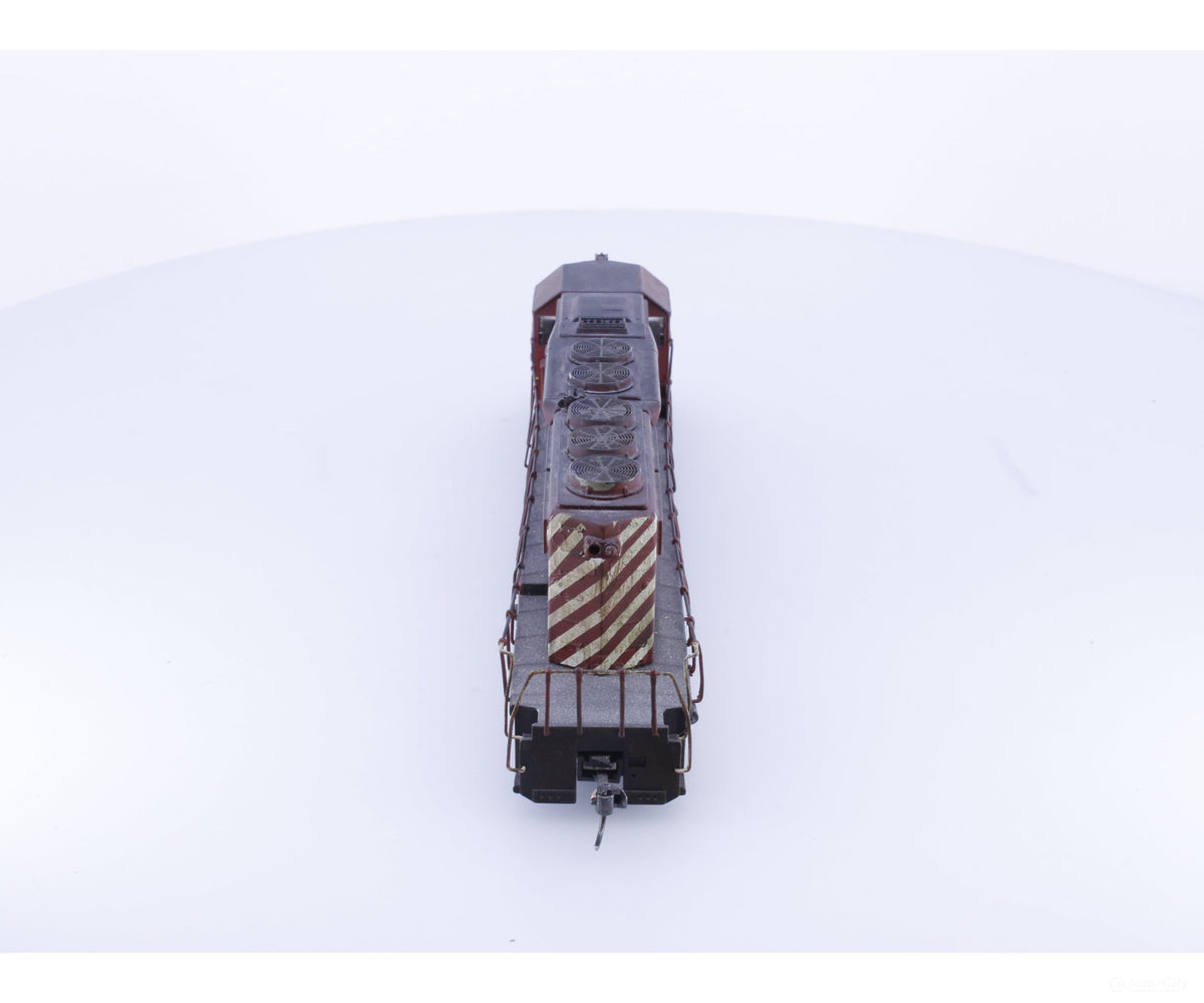 Athearn DUMMY HO SD40 Diesel Locomotive Dummy Only Weathered Canadian Pacific (CP) 5795 - Locomotives