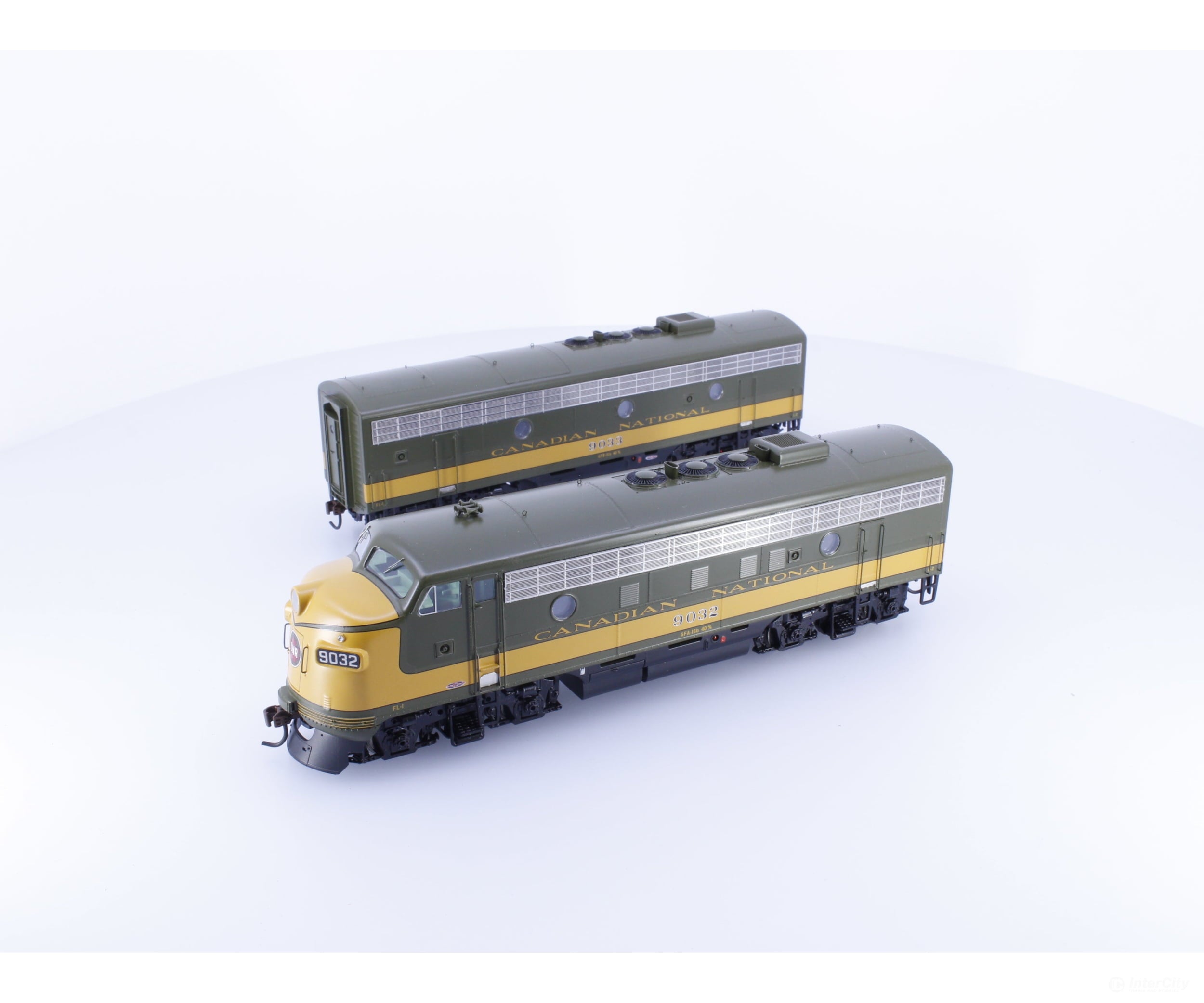 Athearn G15261 HO Genesis F-7A/B Phase 2 Freight Diesel Locomotive Set Canadian National (CN) 9032/9033 DCC & Sound