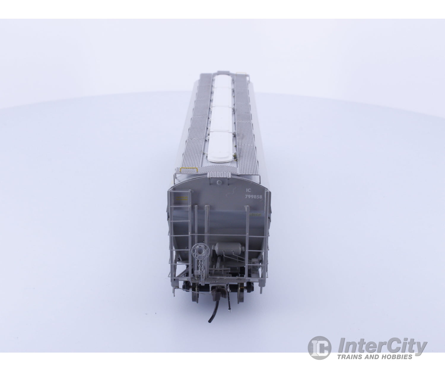 Athearn G4261 HO Trinity 5161 Cu FT Covered Hopper Illinois Central (IC) 799858 Freight Cars