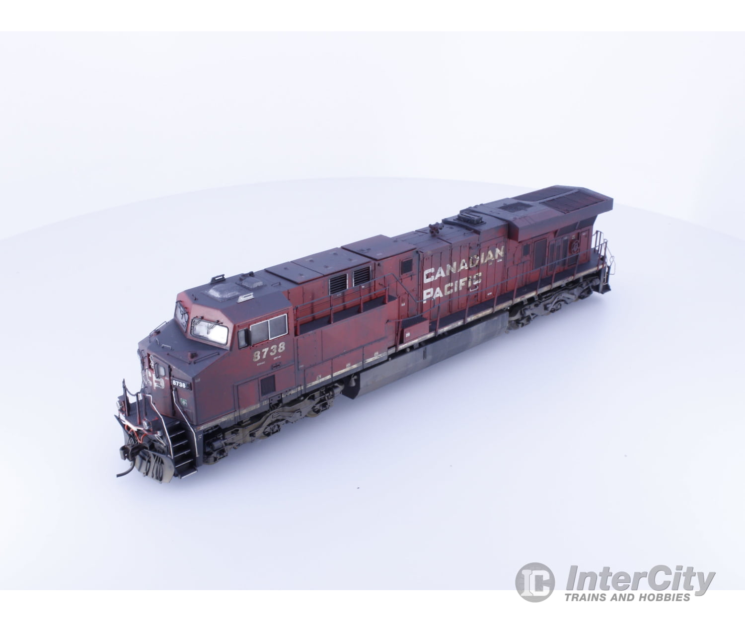 Athearn G69758 HO ES44AC Diesel Locomotive (CP) RN8738 DCC & Sound Newly Professionally Weathered Locomotives