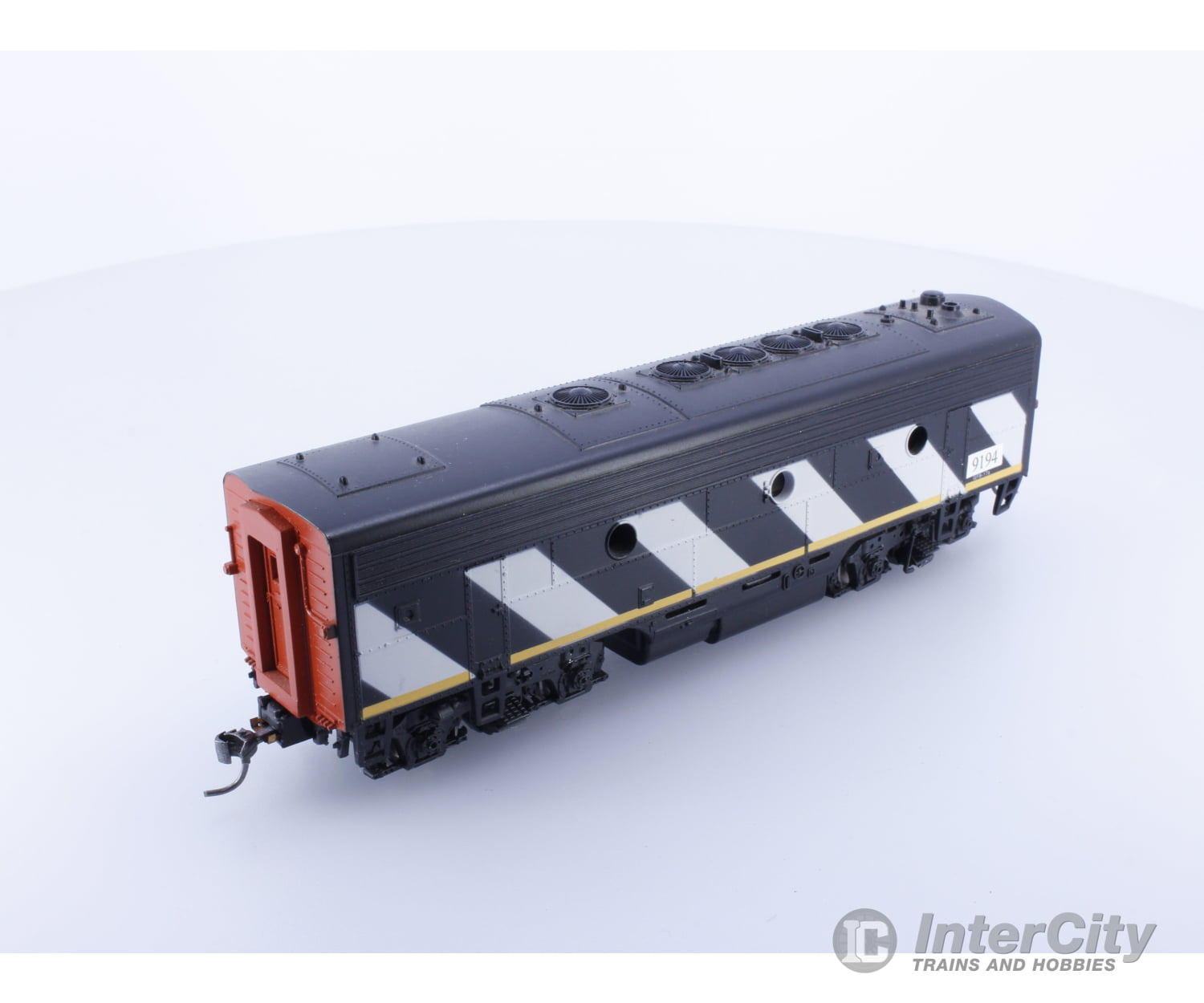 Athearn HO B Unit 9194 Analog DC Locomotives