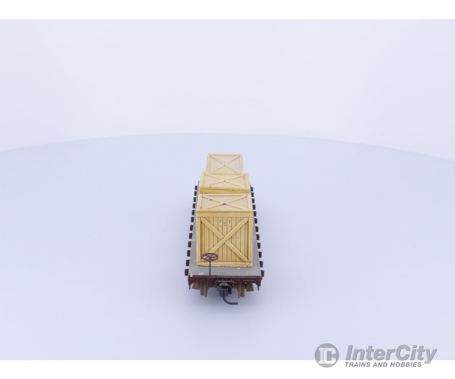 Athearn HO Custom Flat Car with Wood Crates Load Grand Trunk Western (GTW) 670000 Freight Cars