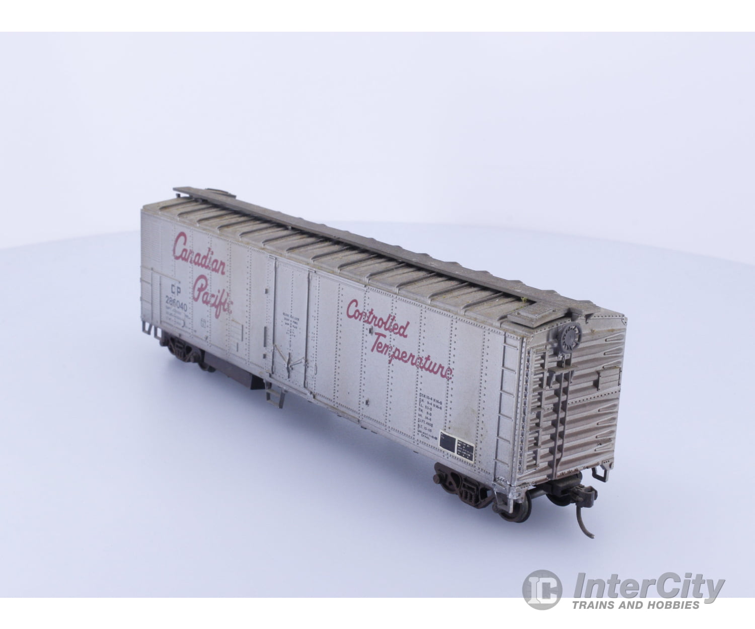 Athearn HO Refrigerator Car Prof. Weathered Canadian Pacific (CP) 286040 Freight Cars