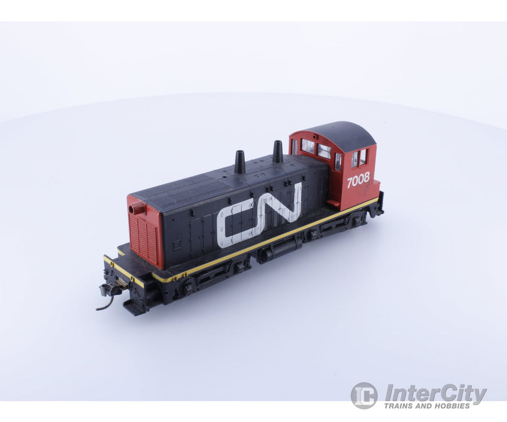 Athearn HO SW1200 Canadian National (CN) 7008 Analog DC Locomotives