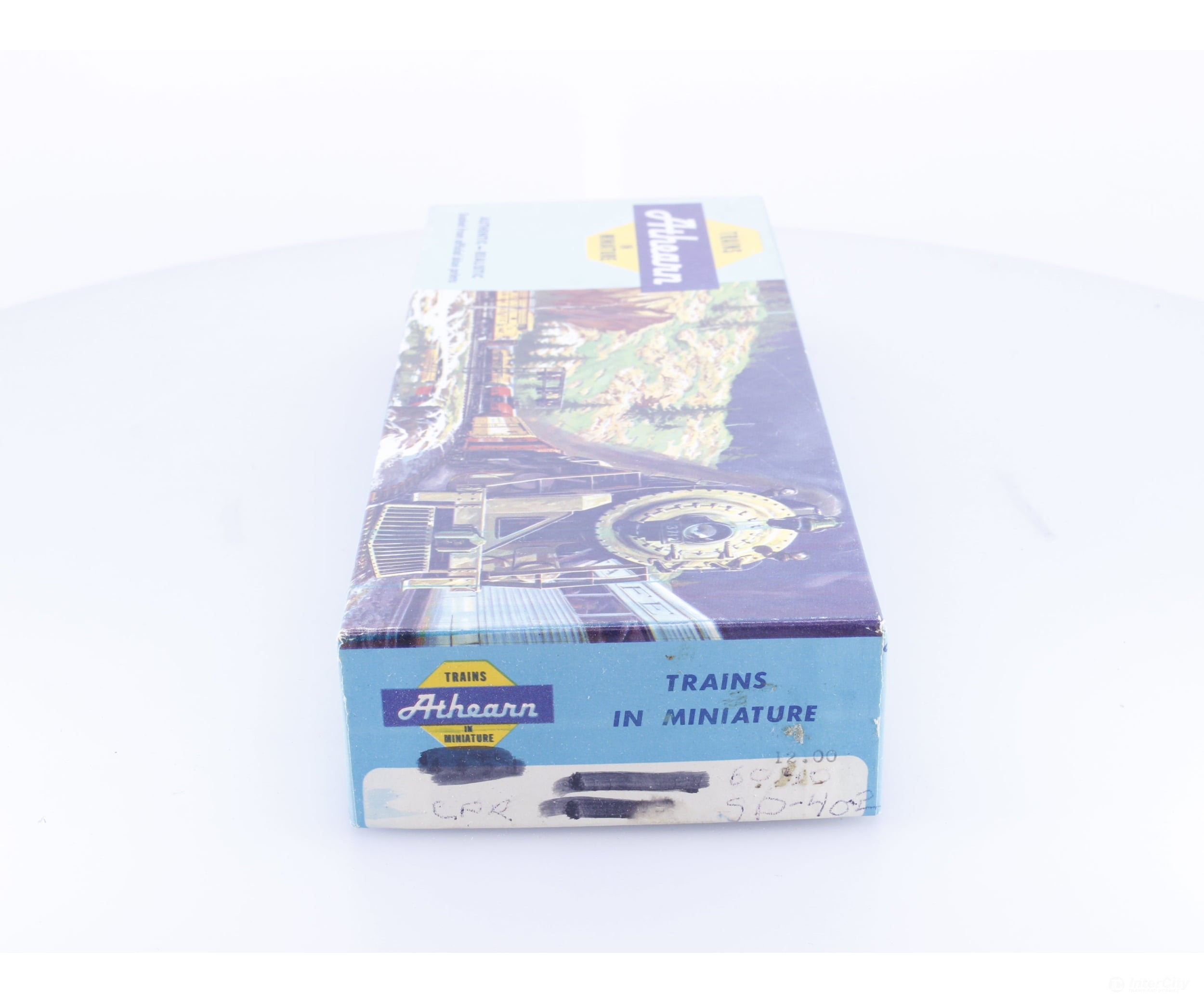 Athearn SD40DMY HO SD40 Diesel Locomotive Dummy Only Weathered Canadian Pacific (CP) 6027 - Locomotives