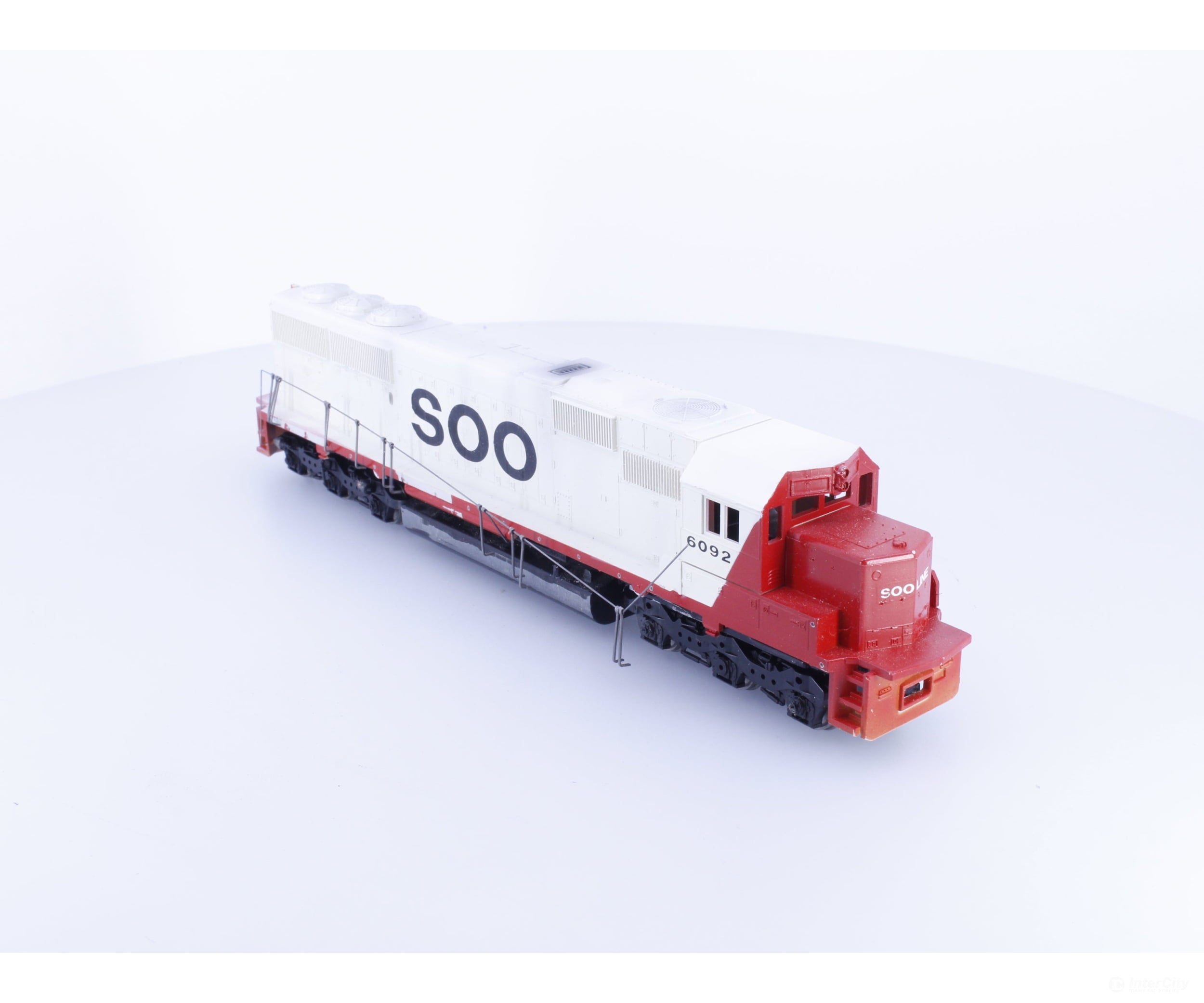 Athearn SD60Soo HO SD60 Diesel Locomotive Soo Line (SOO) Analog DC - Locomotives