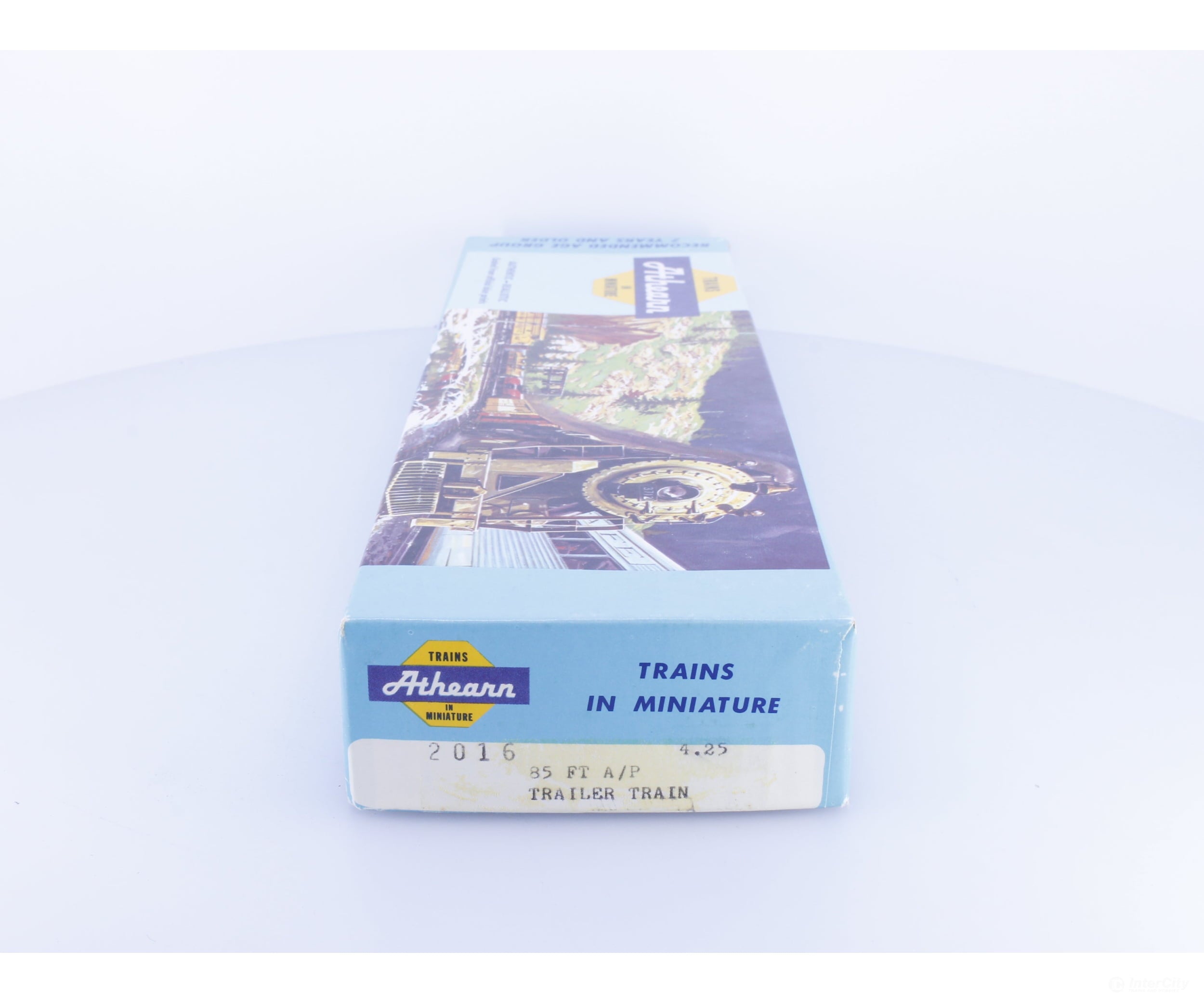Athearn SD60Soo HO SD60 Diesel Locomotive Soo Line (SOO) Analog DC - Locomotives